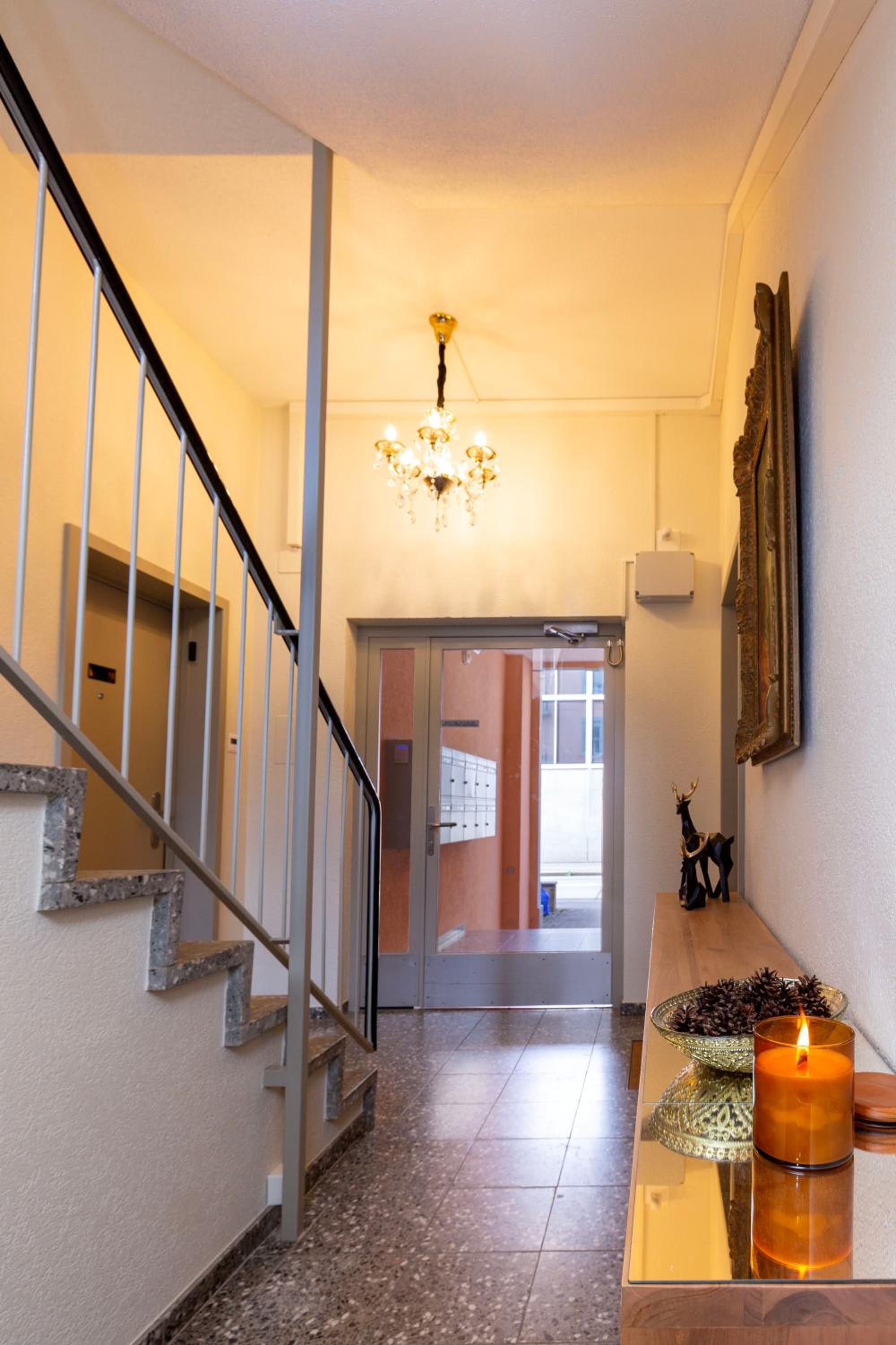 KAYA Zurich Apartment 1A - Downtown 2BR Deluxe Apt