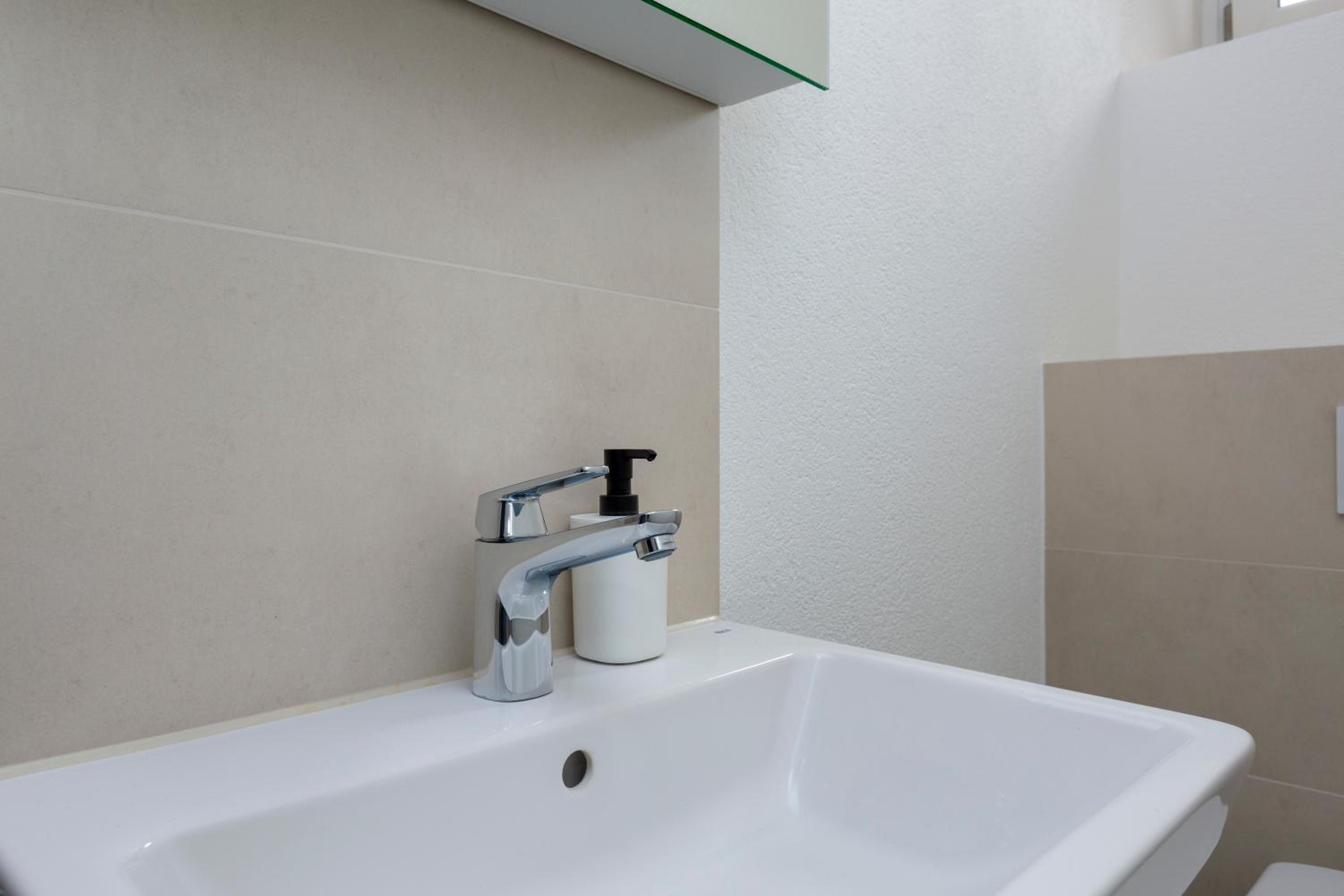 KAYA Zurich Apartment 1A - Downtown 2BR Deluxe Apt