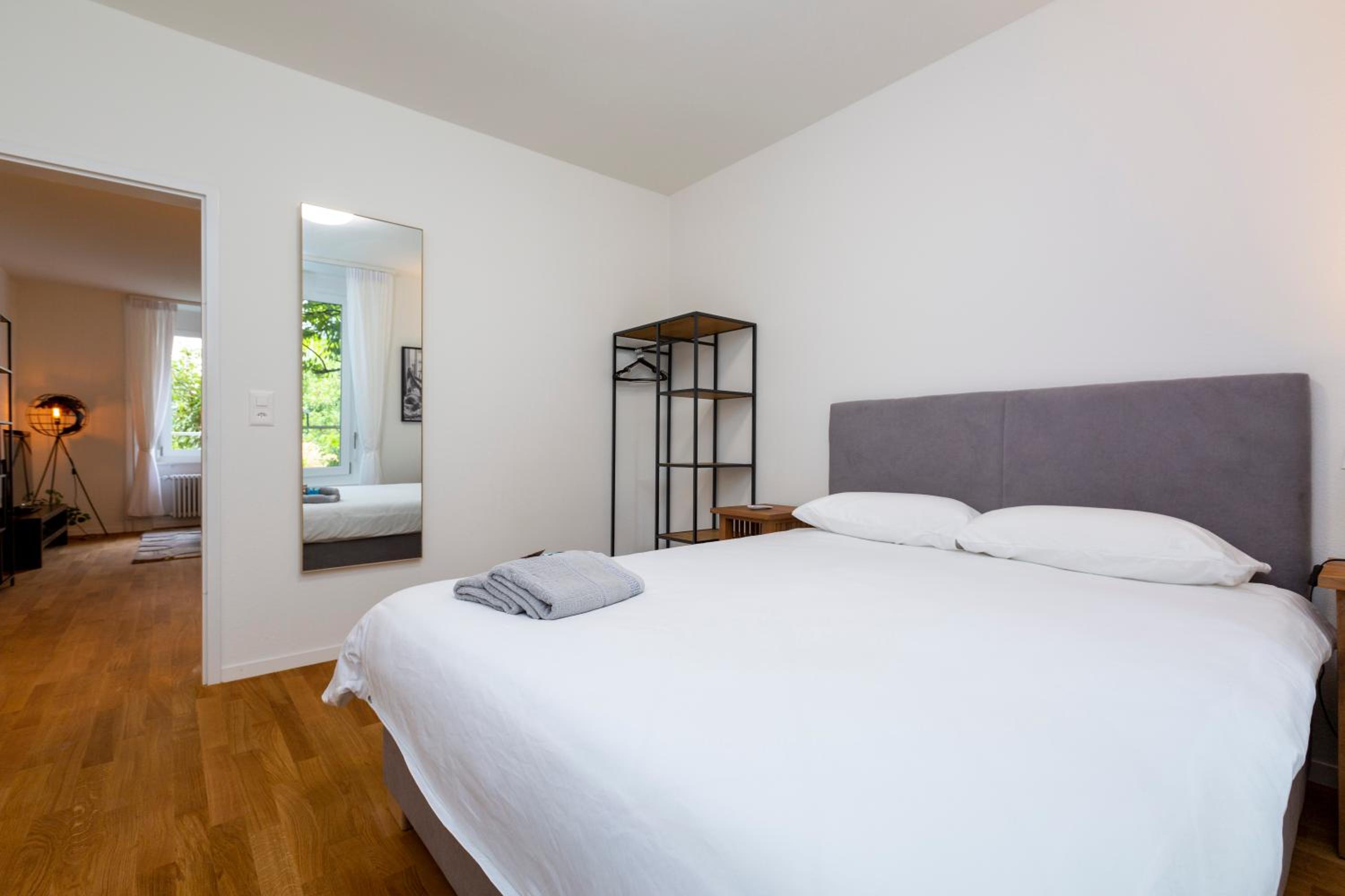 KAYA Zurich Apartment 1A - Downtown 2BR Deluxe Apt