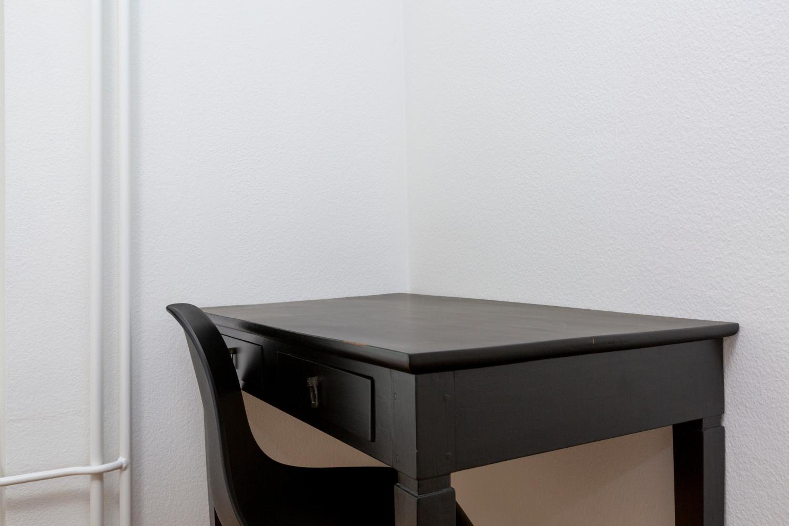 KAYA Zurich Apartment 1A - Downtown 2BR Deluxe Apt
