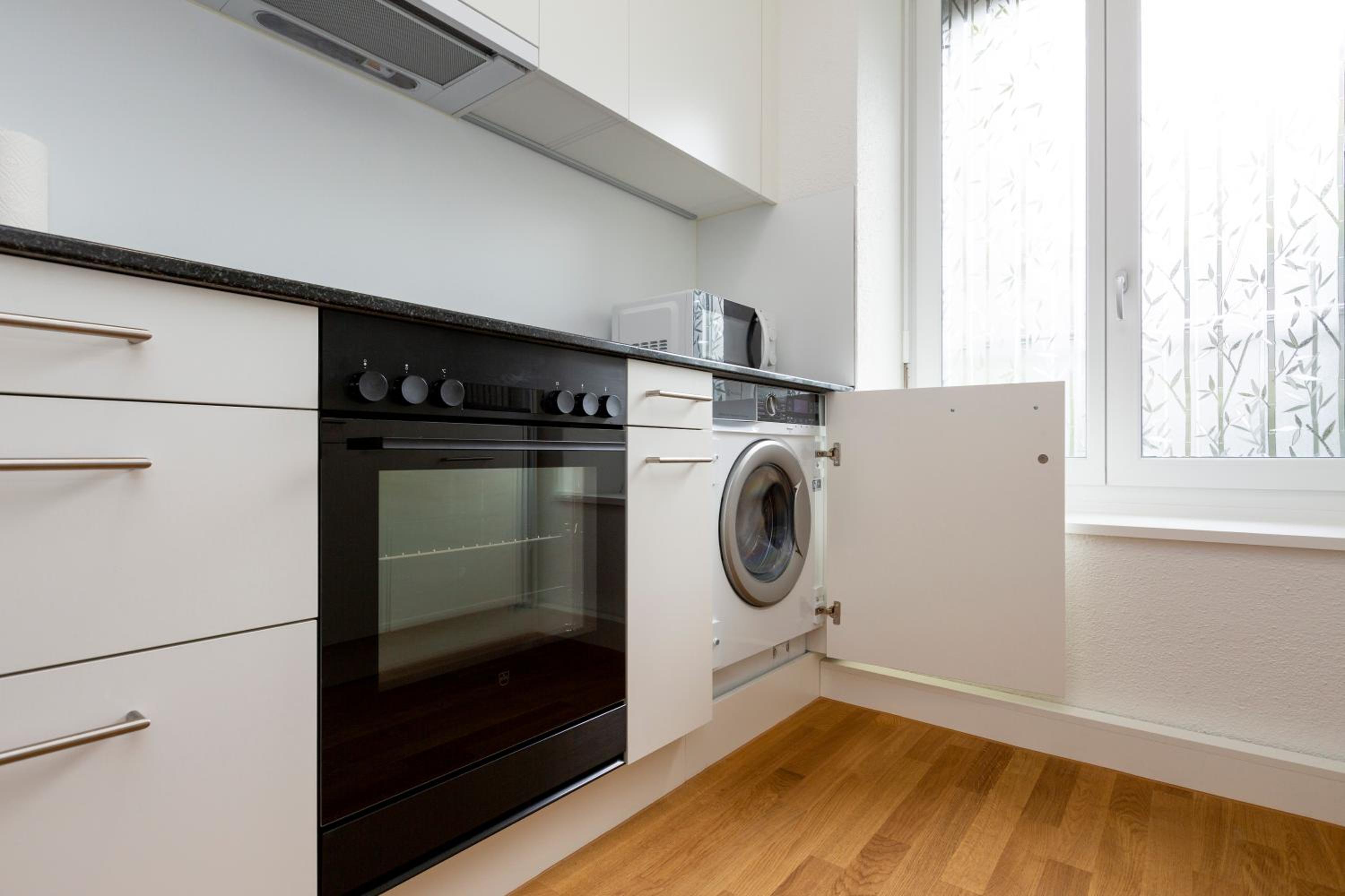 KAYA Zurich Apartment 1A - Downtown 2BR Deluxe Apt