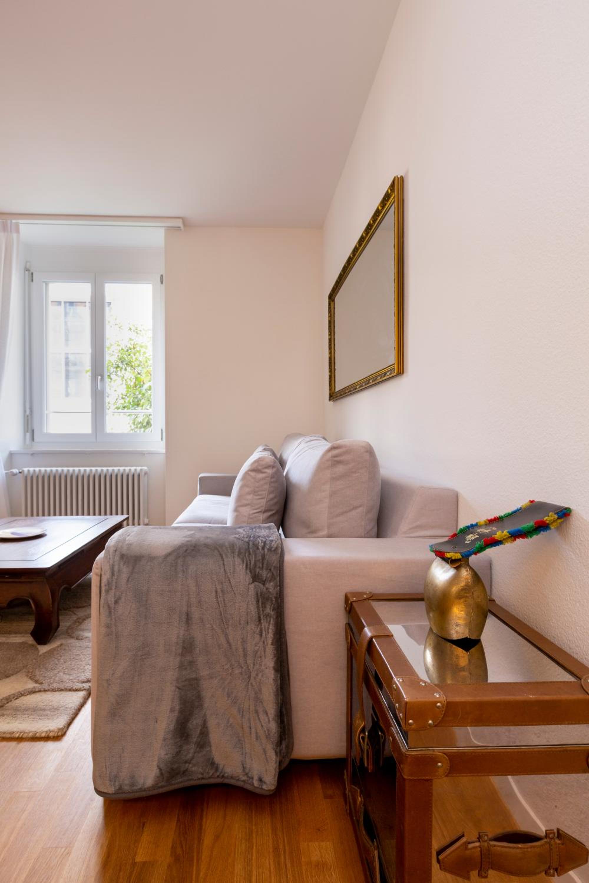 KAYA Zurich Apartment 1A - Downtown 2BR Deluxe Apt
