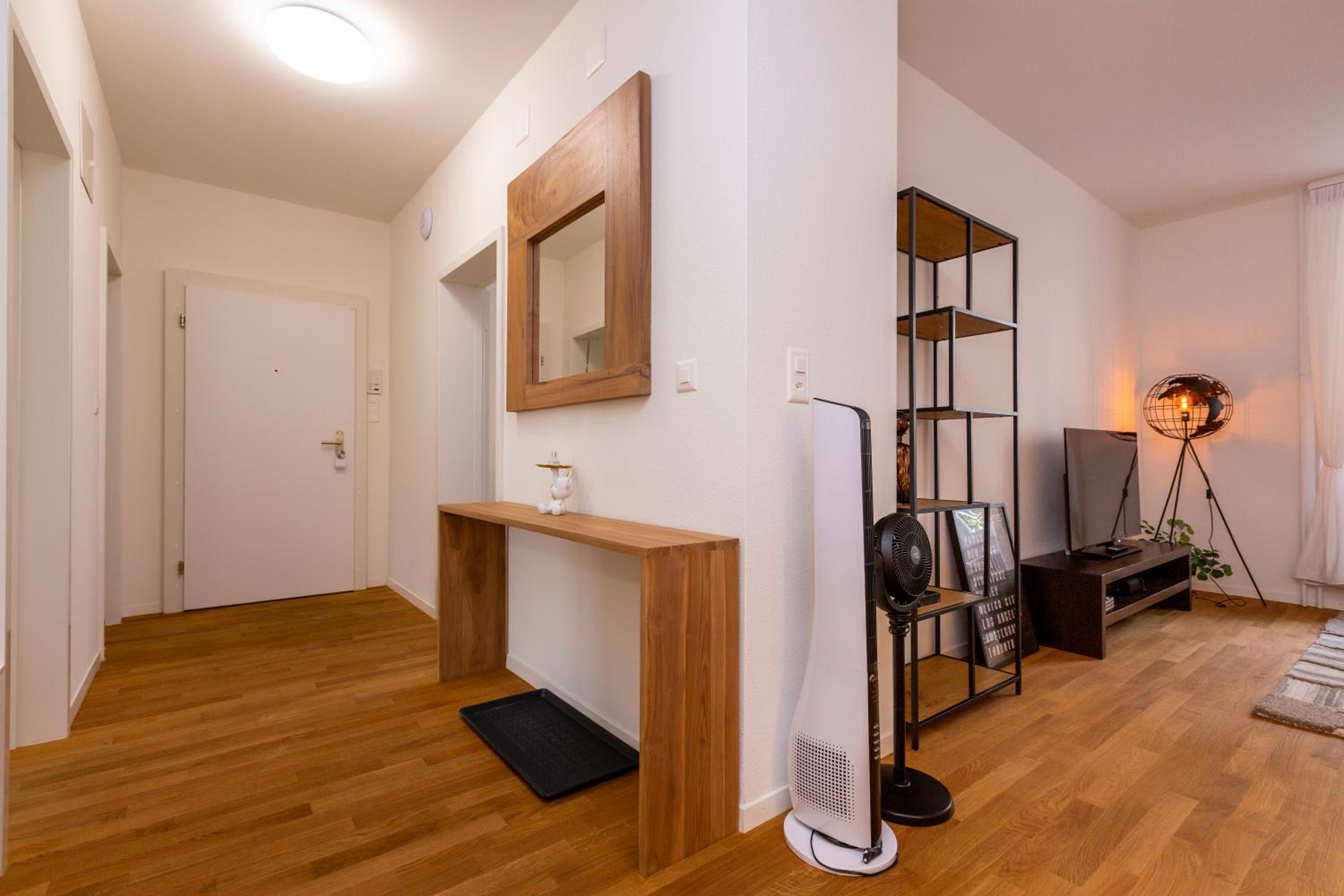 KAYA Zurich Apartment 1A - Downtown 2BR Deluxe Apt