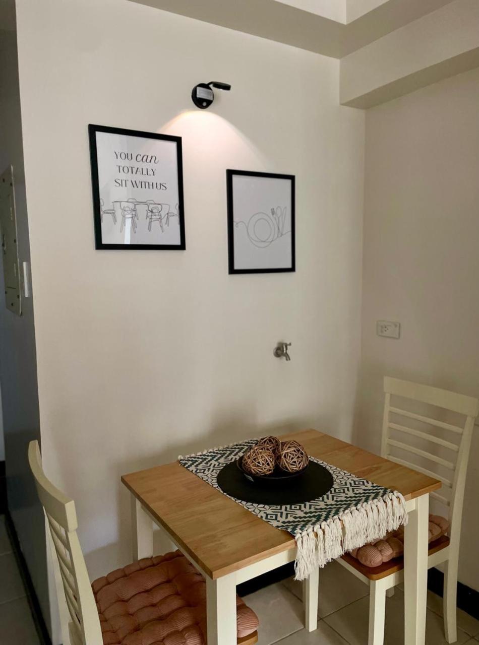 Luxury Bauhaus inspired apartment near Makati view 4