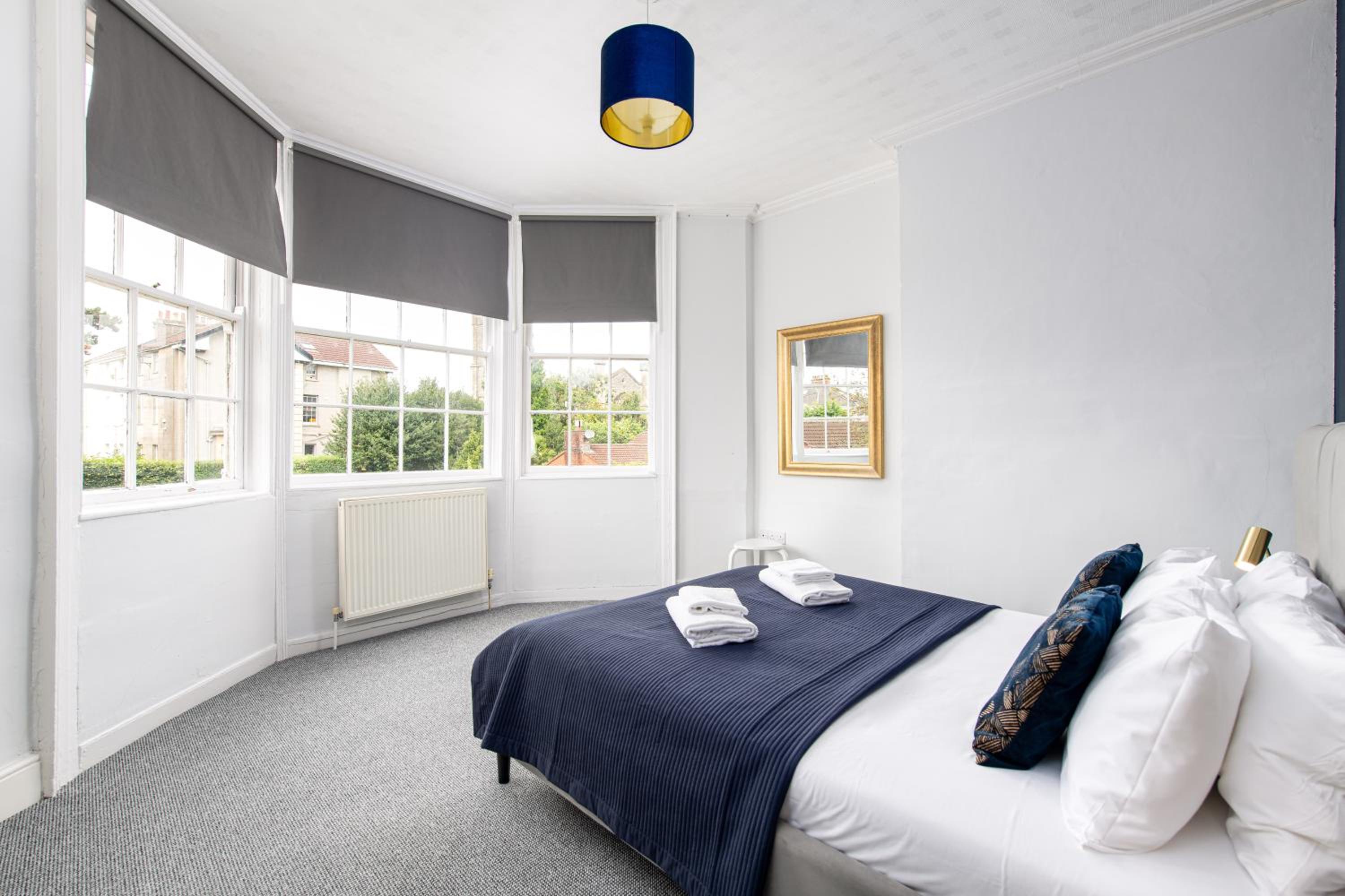 Central Flat-2Bed-Free Parking-By FabAccommodation view 5