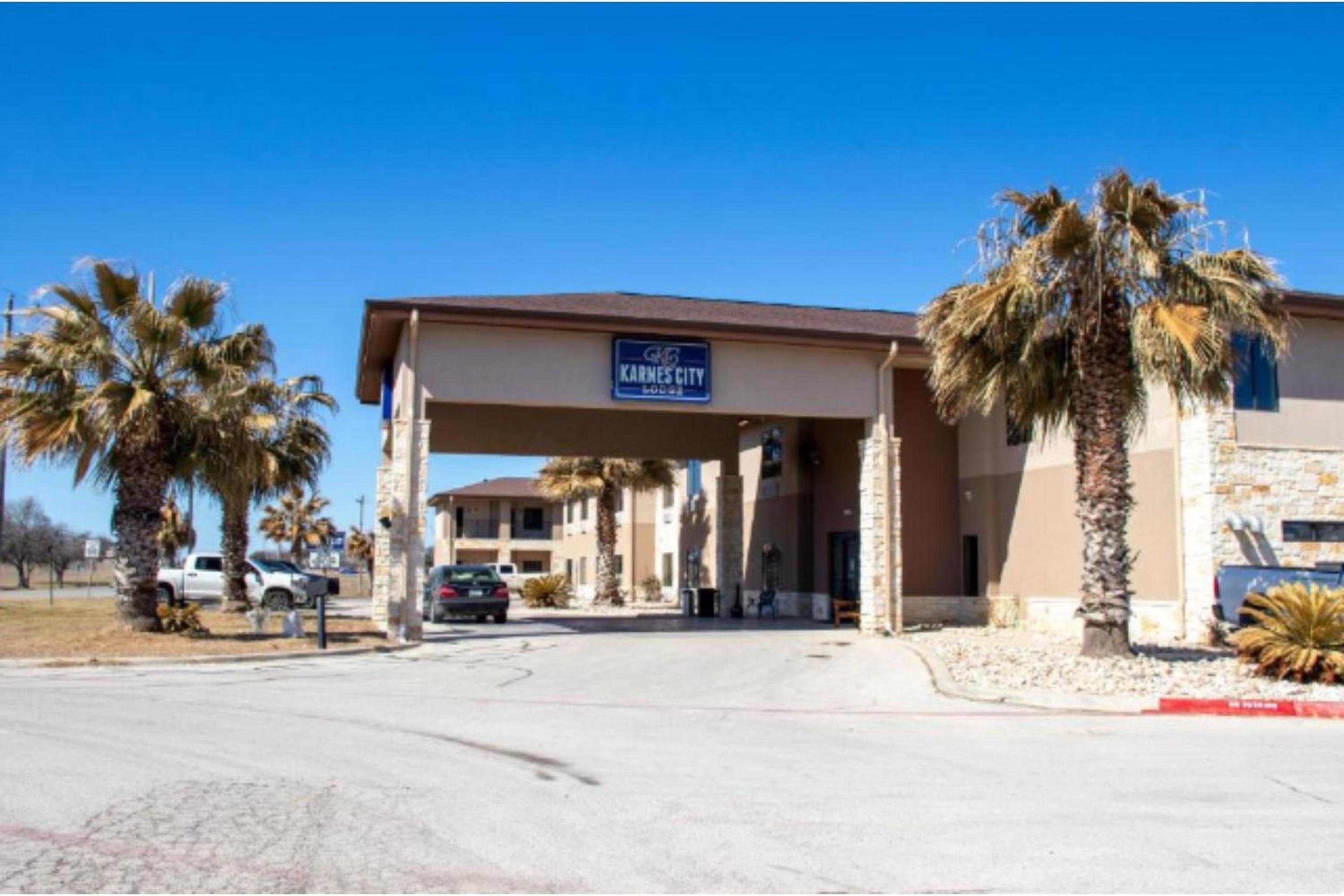 Karnes City Lodge