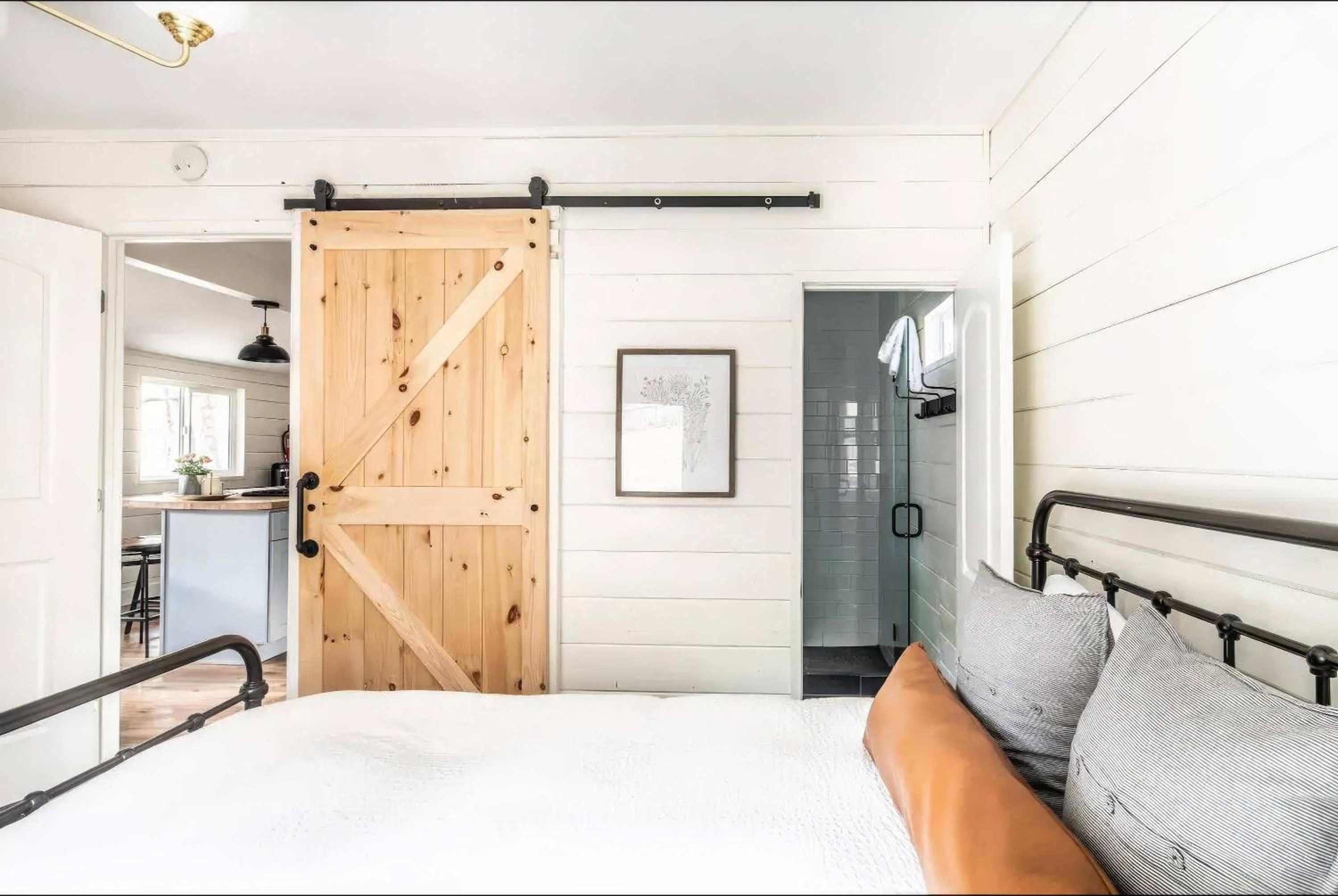 Navigate Stays Cabin w Fireplace Near Ski Resorts view 2