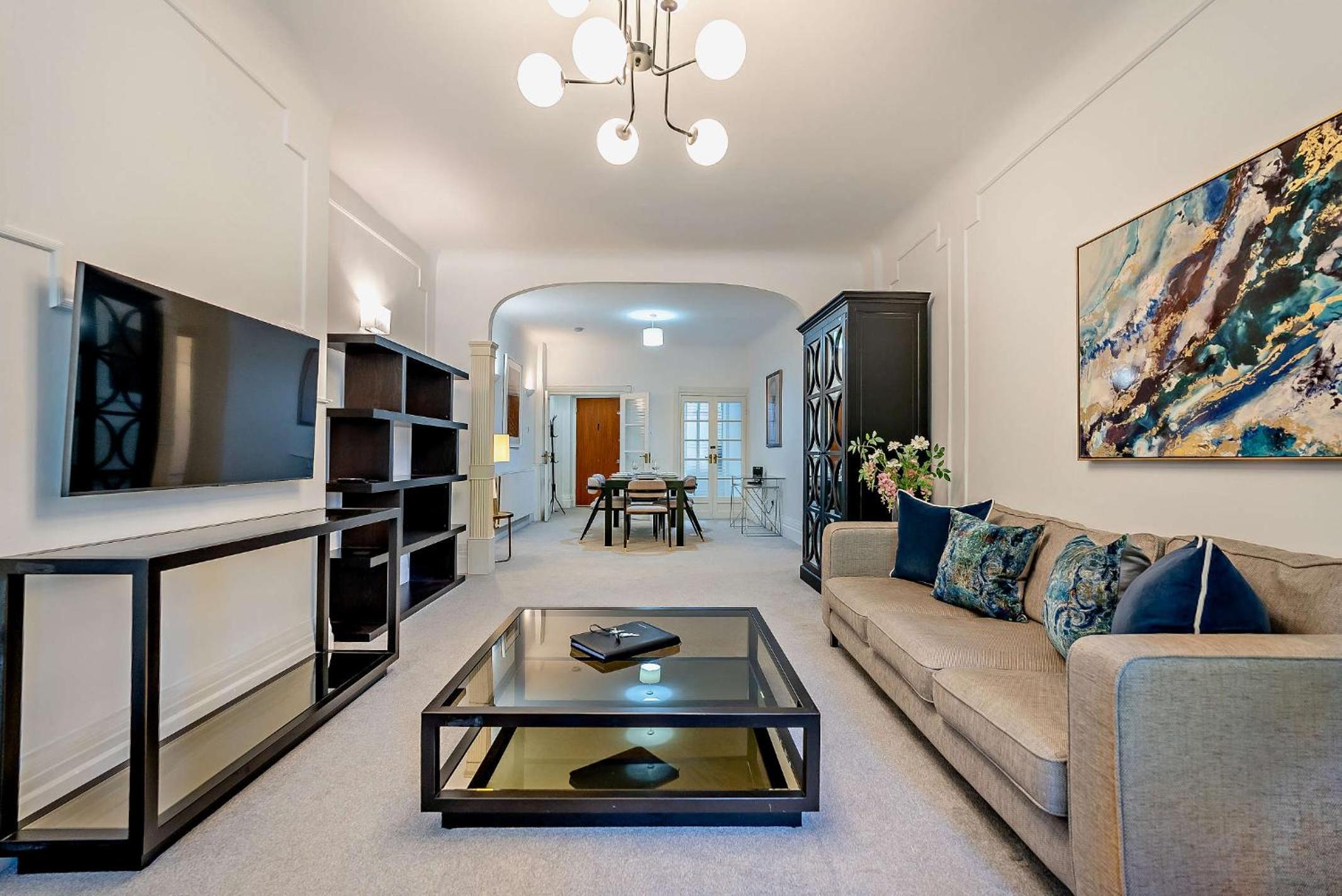 Strathmore Court Apartments