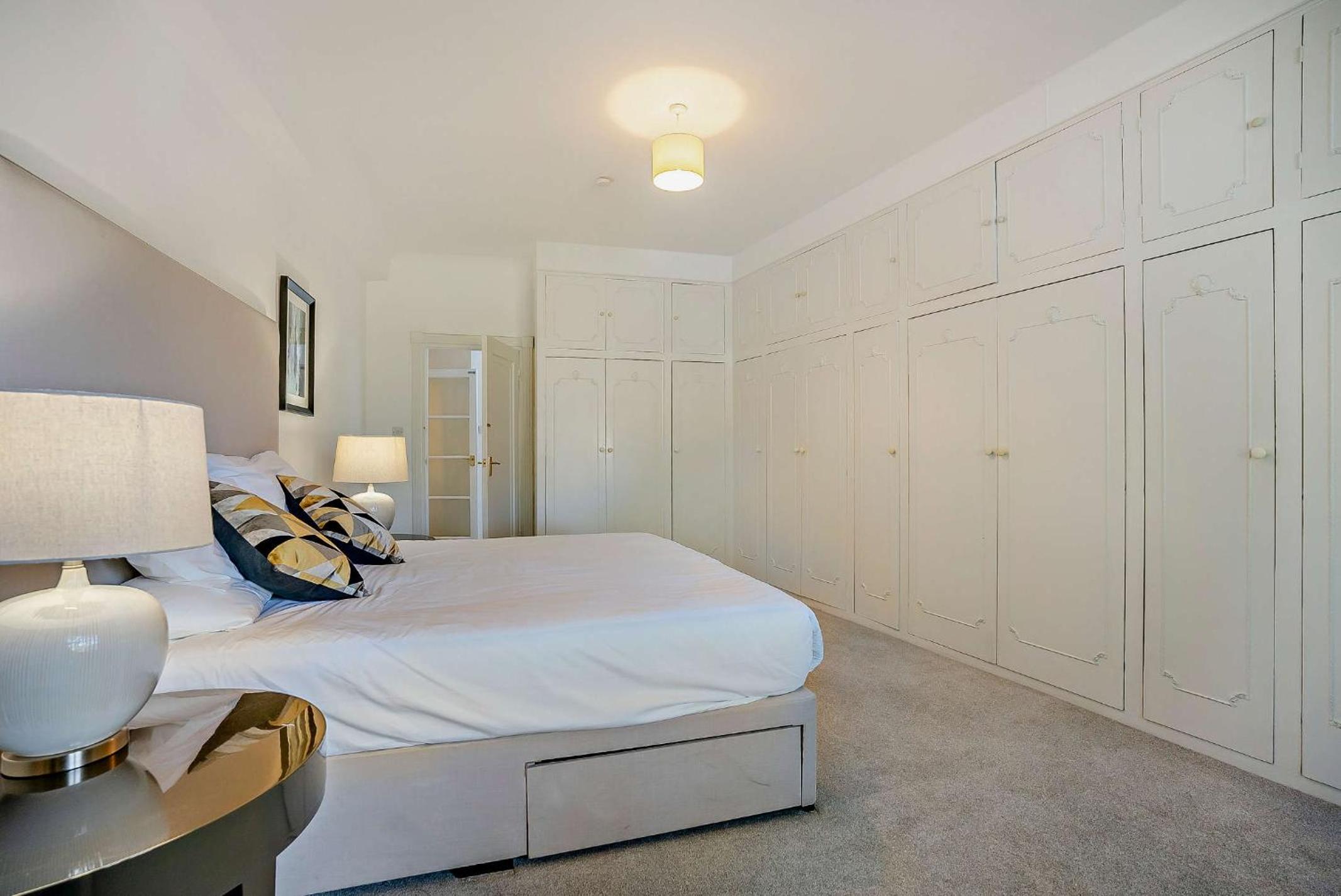 Strathmore Court Apartments