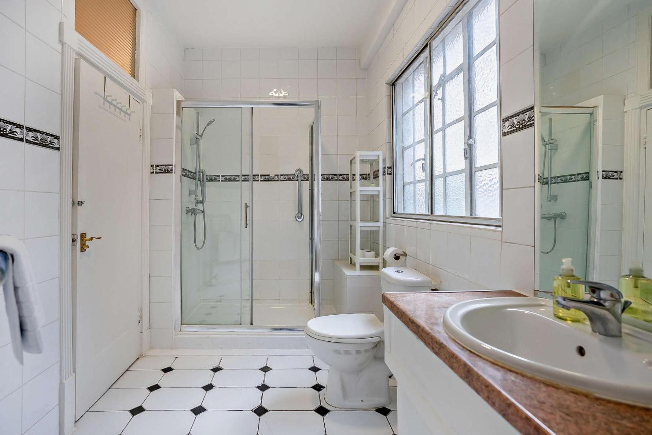 Strathmore Court Apartments