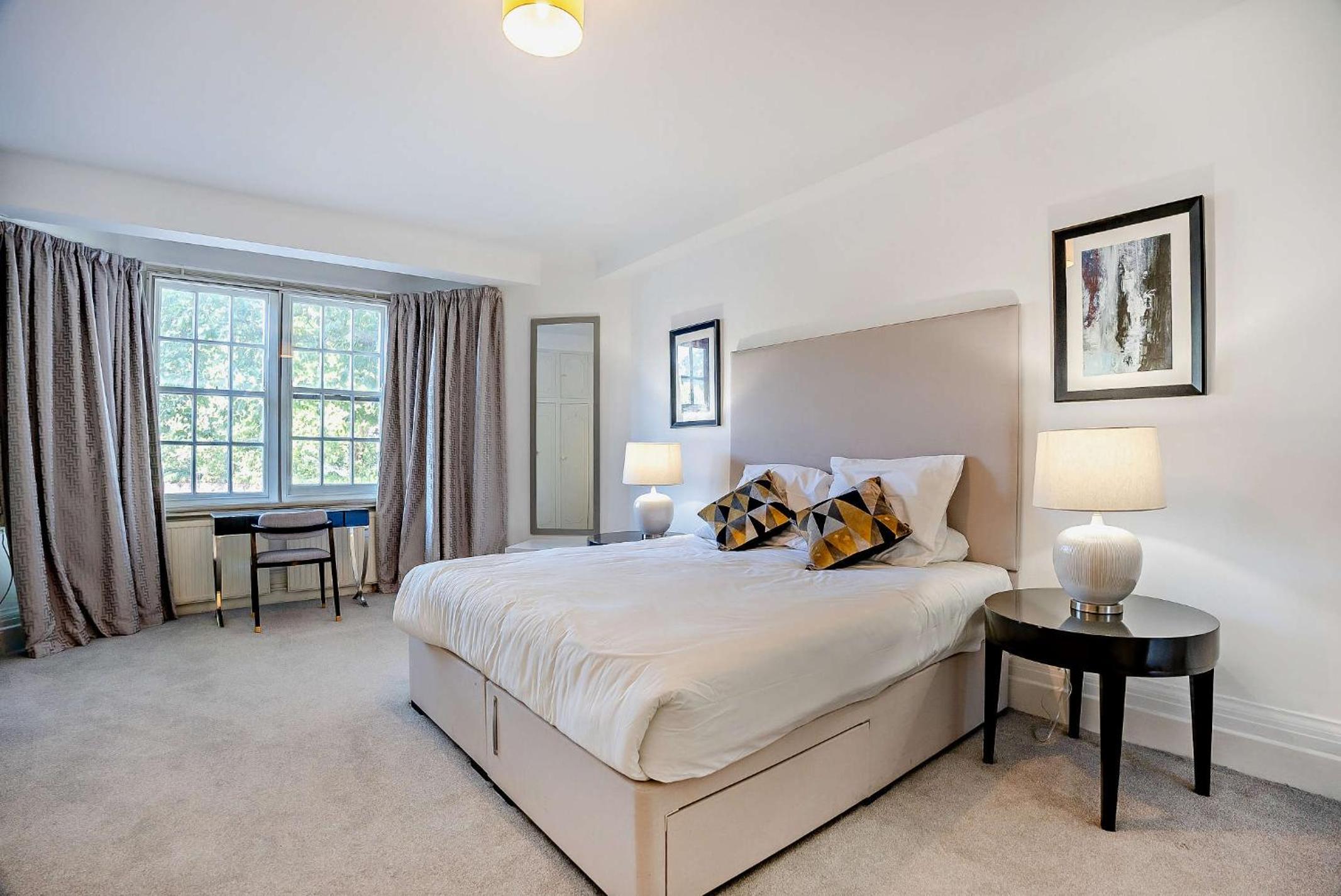 Strathmore Court Apartments