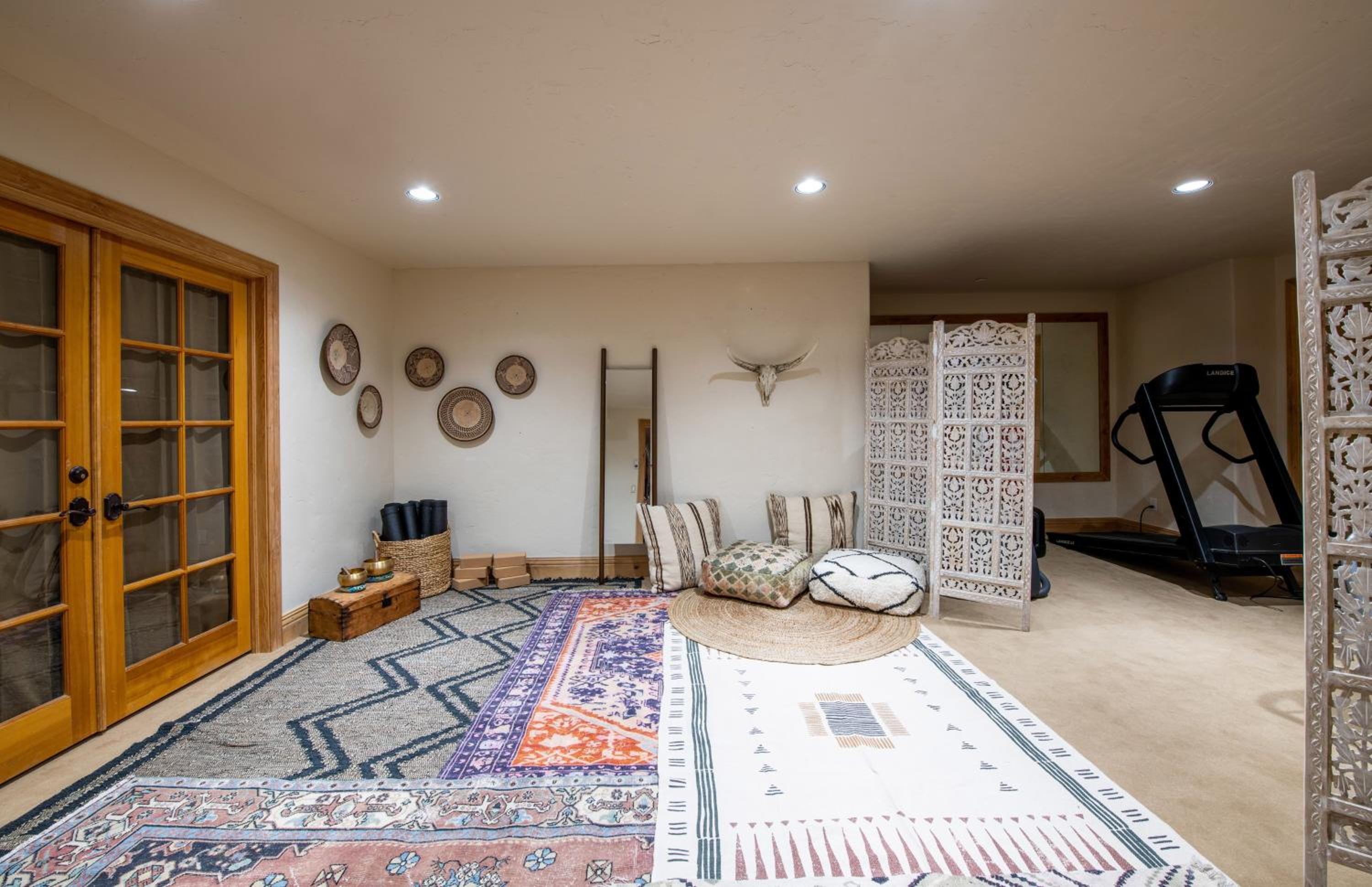 Cherry Ridge by AvantStay Incredible Mountain Mansion w Game Room Hot Tub Views