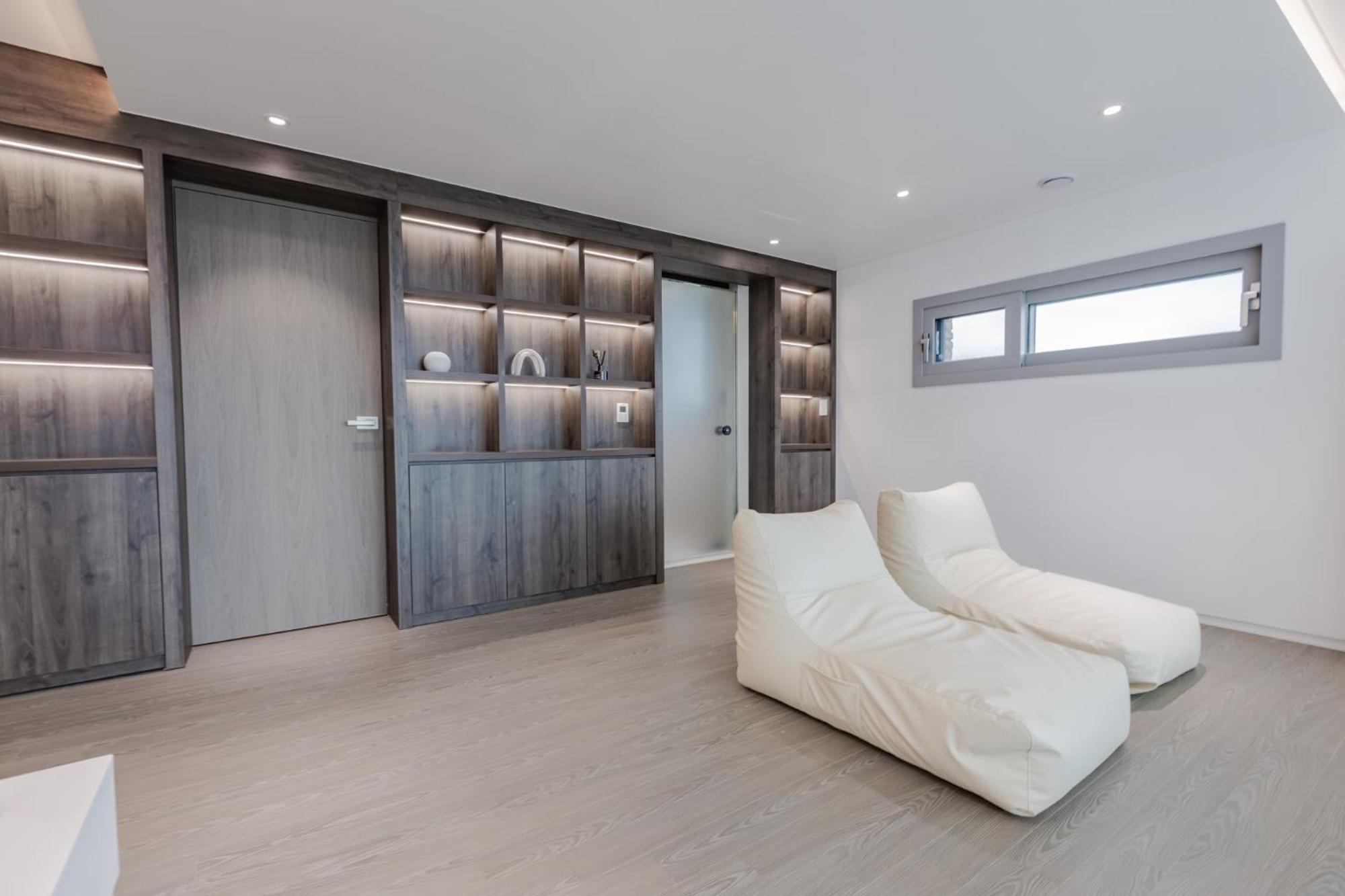 Dolphin Penthouse