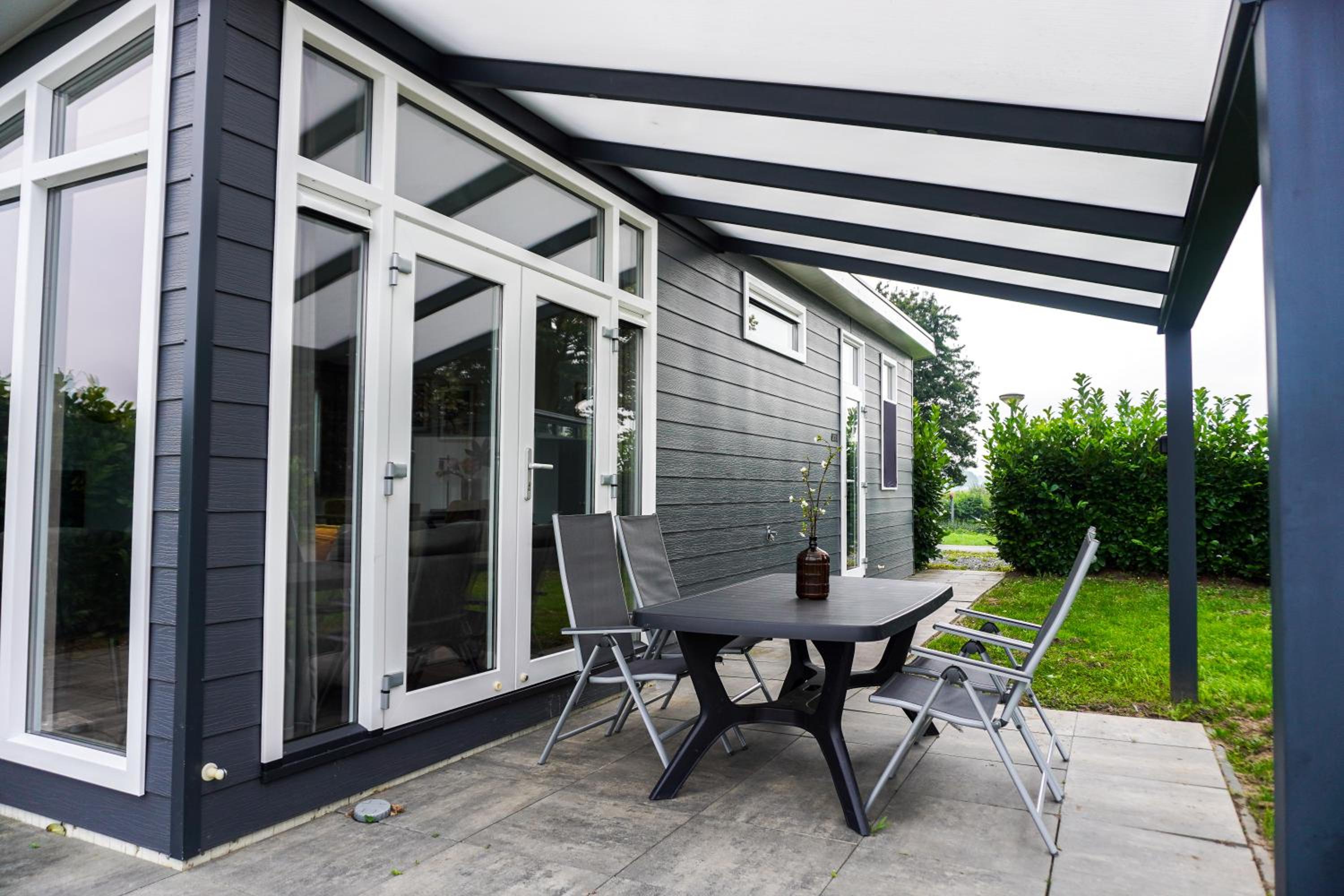 Vakantiehuis met vijverzicht