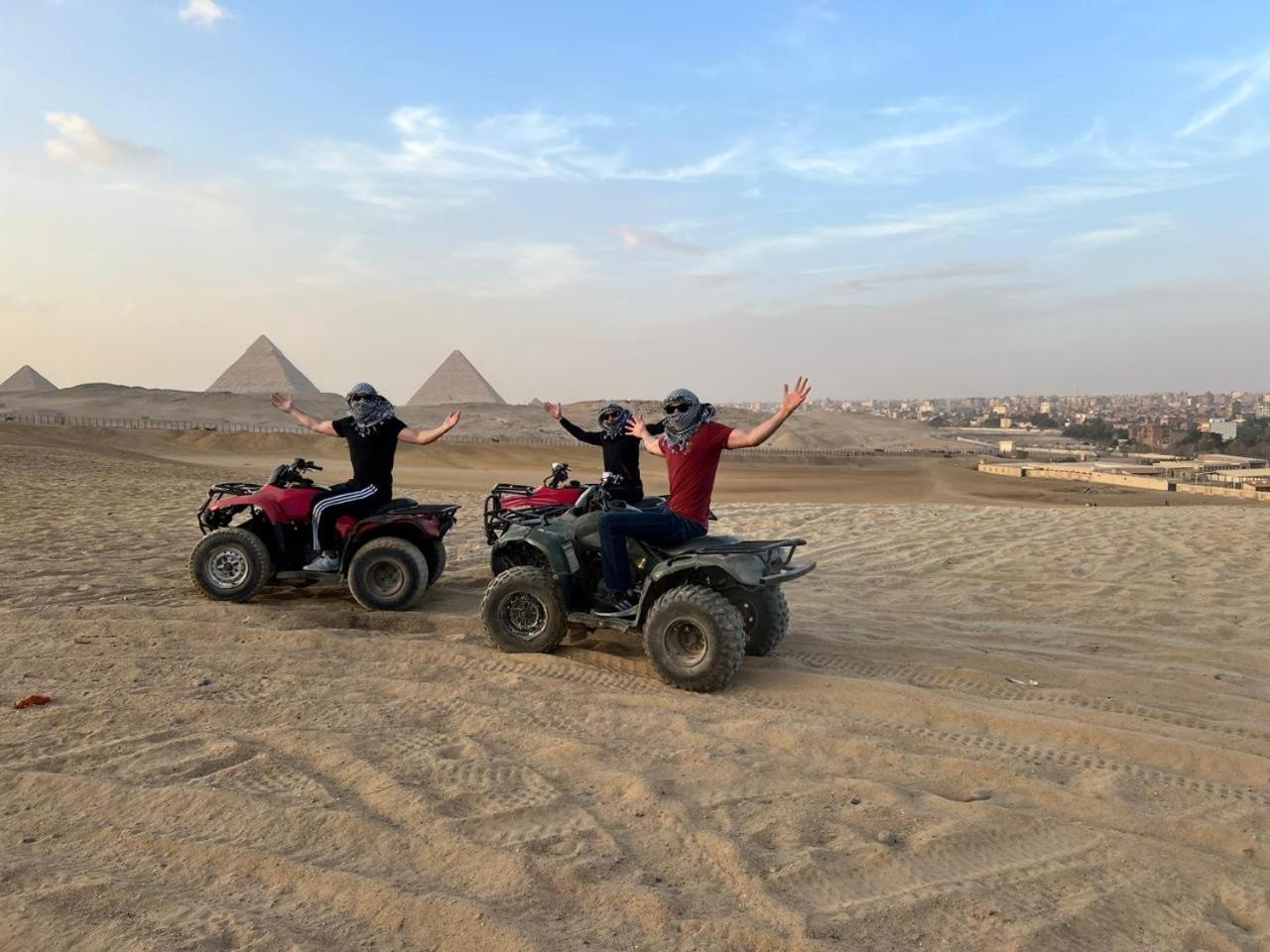 Jana Pyramids view inn