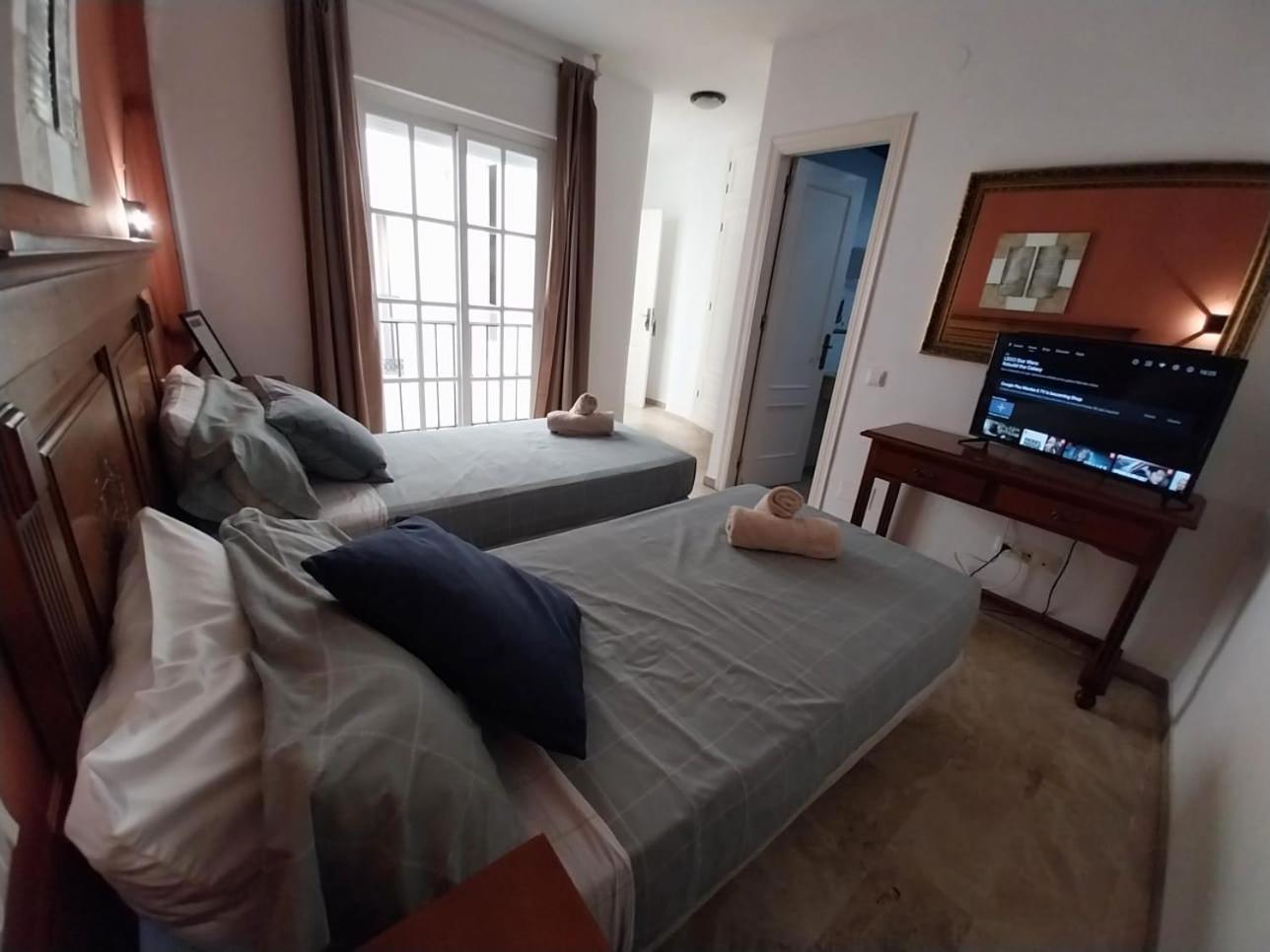 Hostal Montys