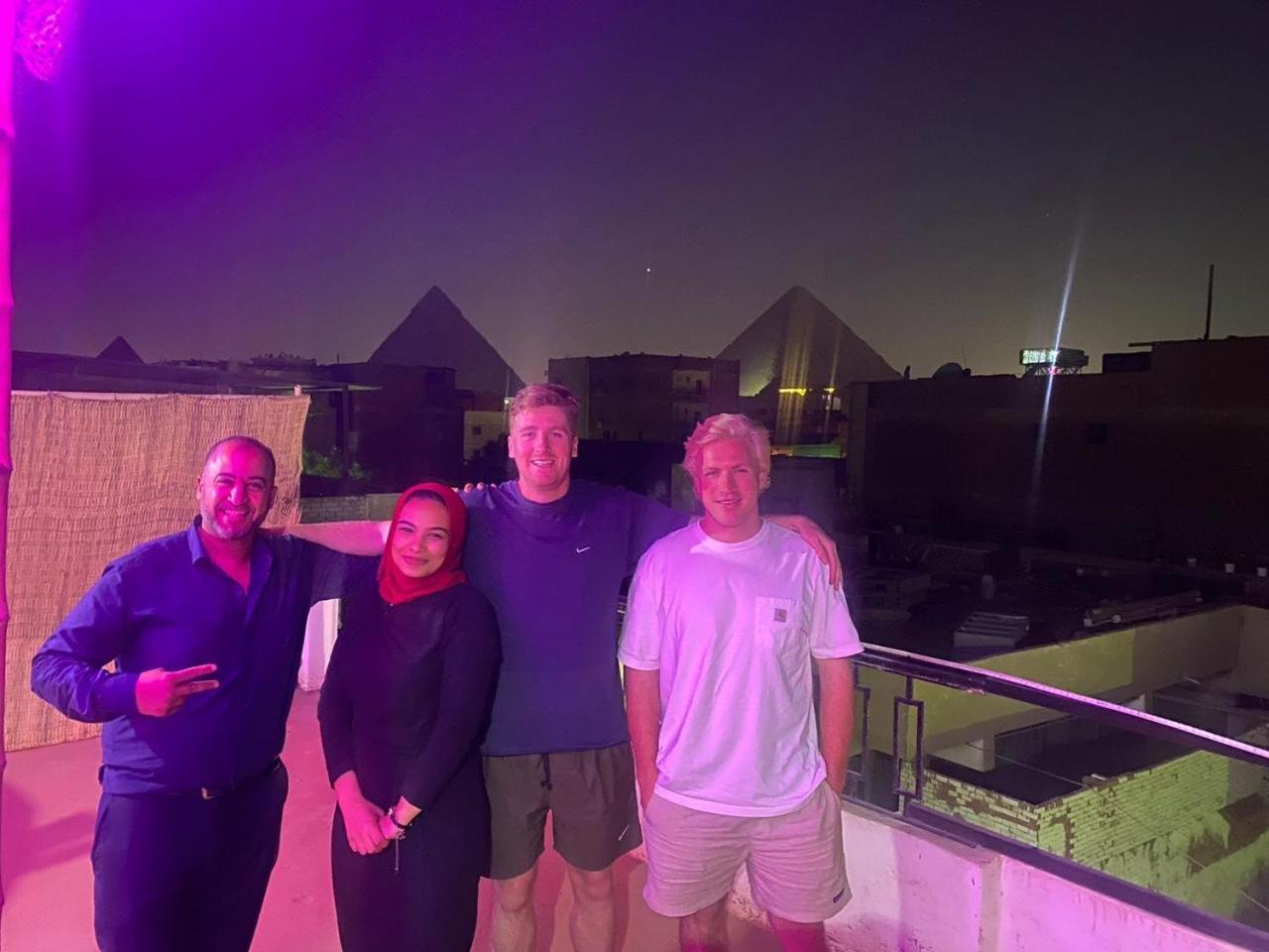 Jana Pyramids view inn