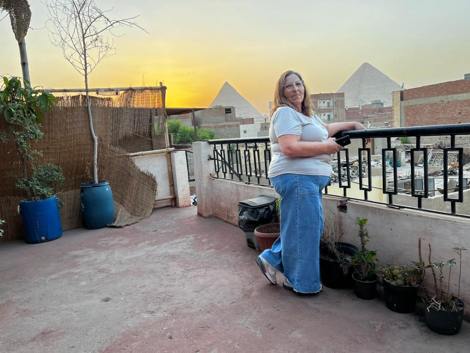 Jana Pyramids view inn