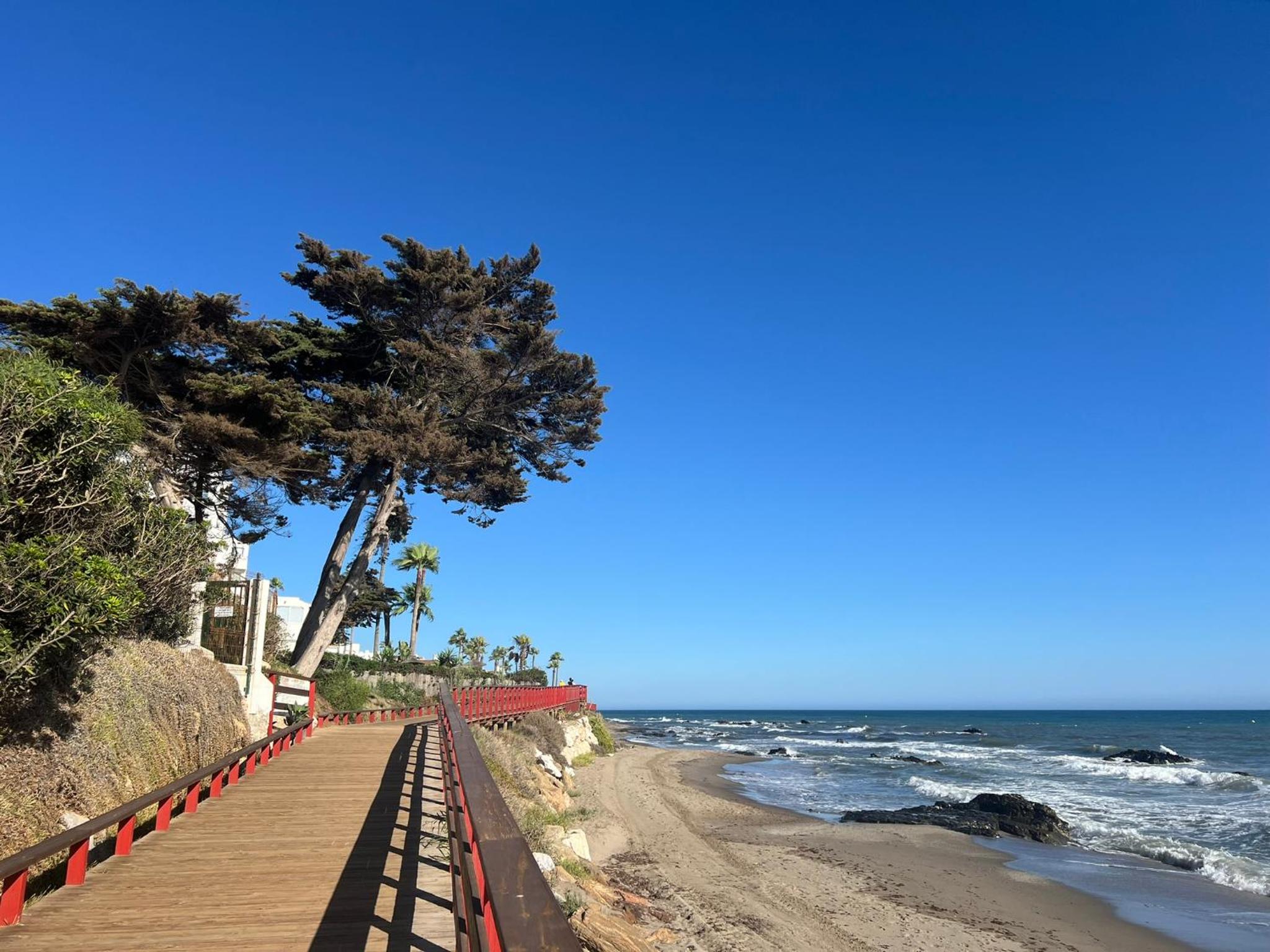 Crown Apartments with Sea View