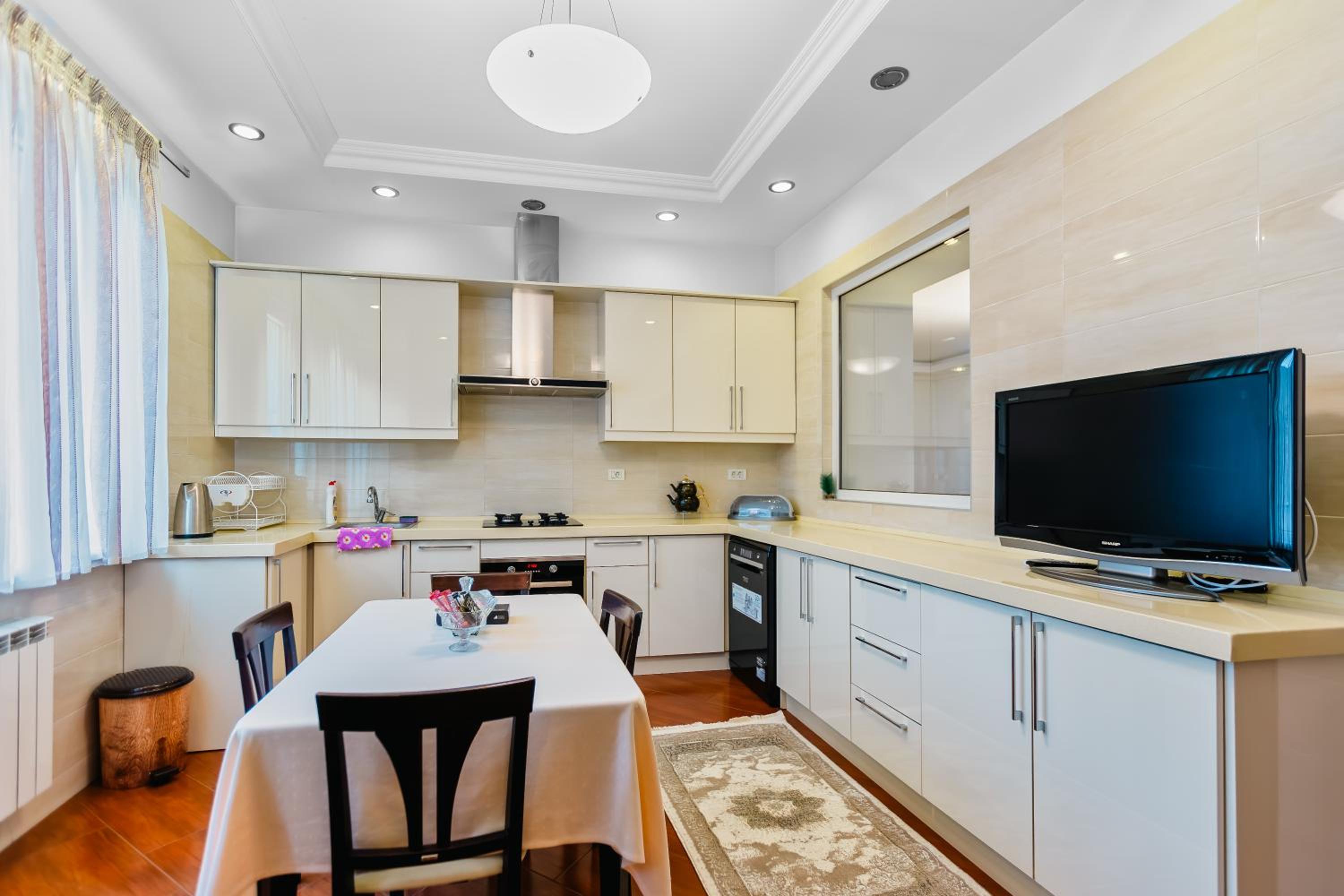 Seaside Boulevard Center Apartment 1