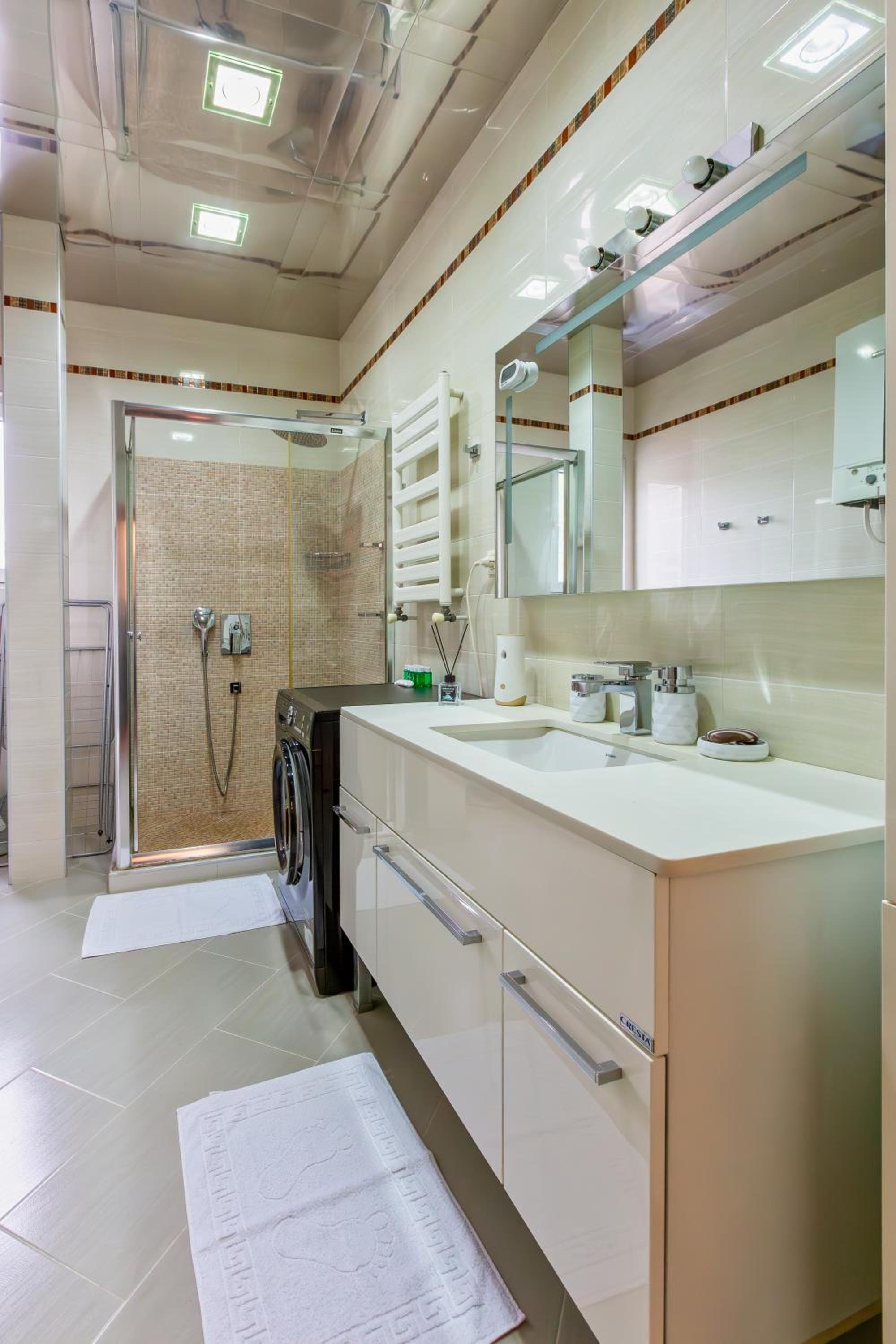Seaside Boulevard Center Apartment 1
