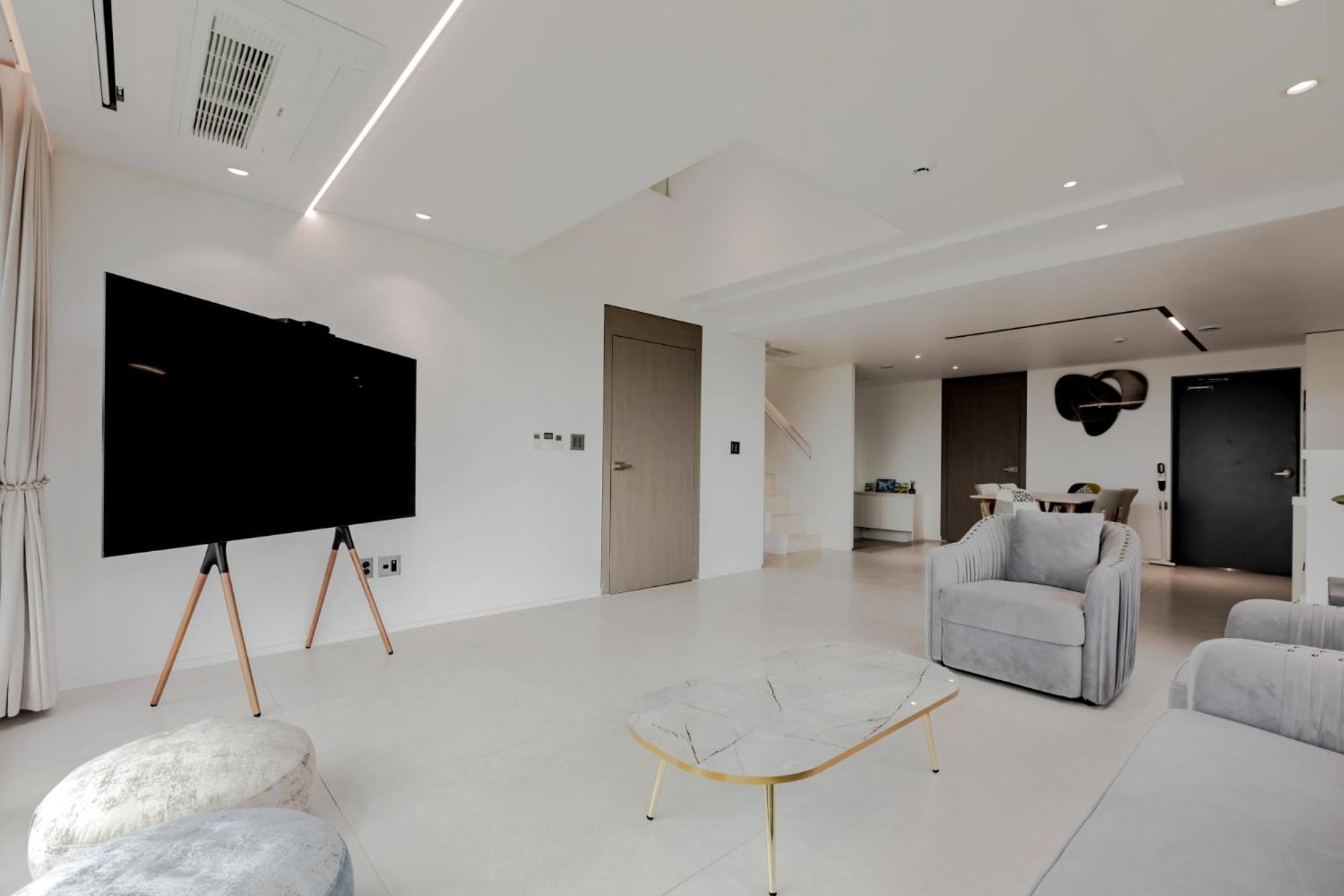 Dolphin Penthouse