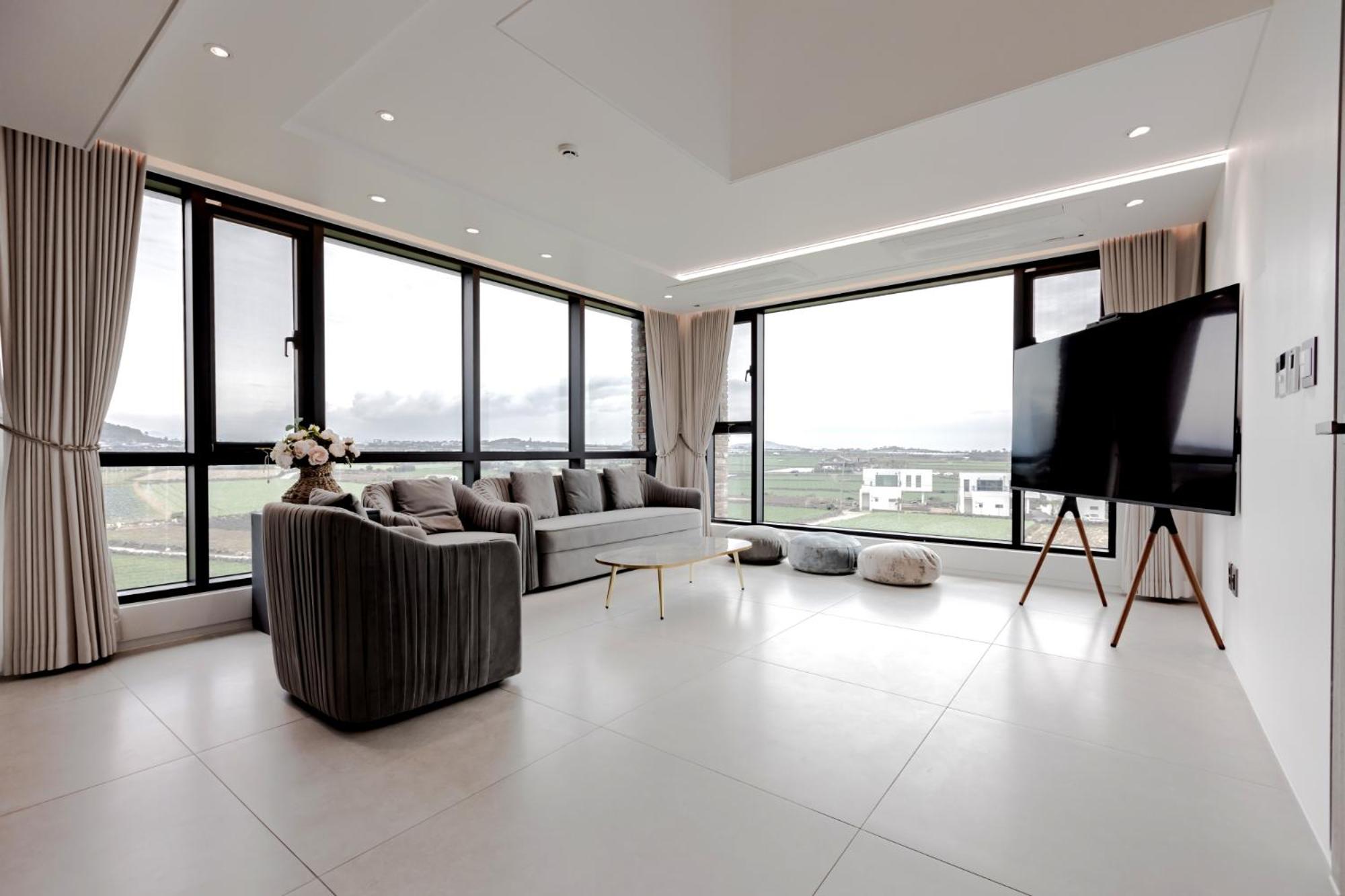 Dolphin Penthouse