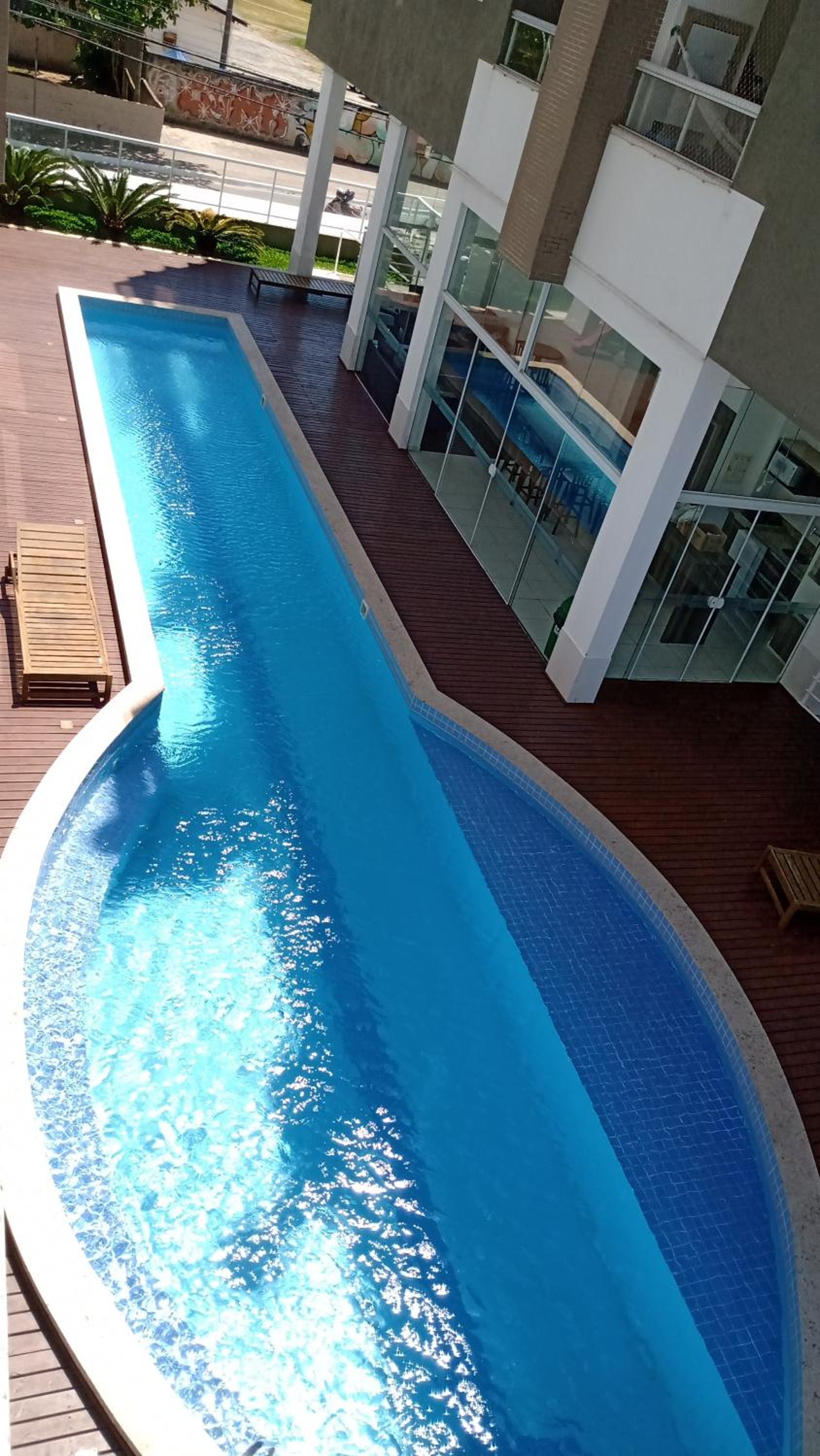 Deixe a energia fluir e contaminar suas férias.