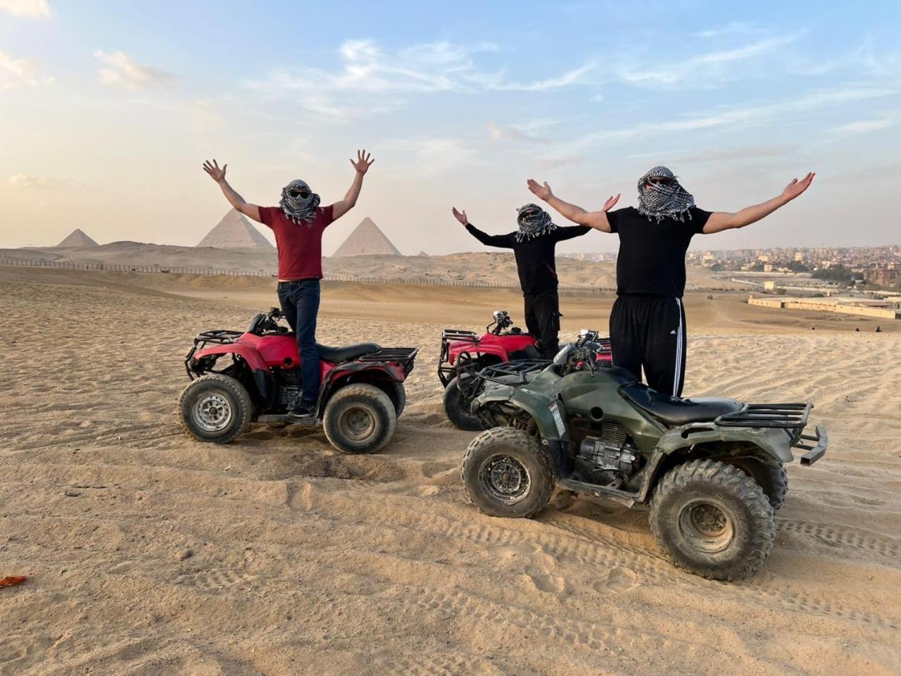 Jana Pyramids view inn