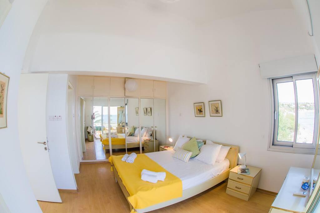 Coral Bay Beach House Apartment