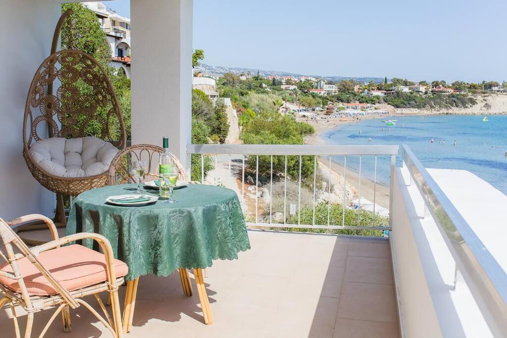 Coral Bay Beach House Apartment