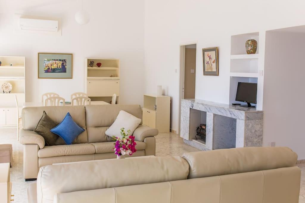 Coral Bay Beach House Apartment