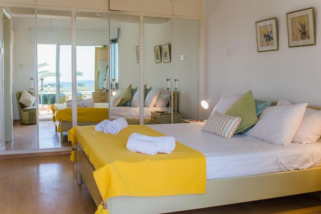 Coral Bay Beach House Apartment