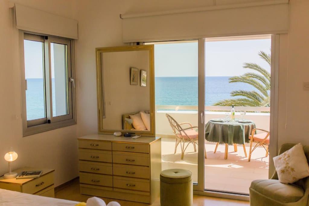 Coral Bay Beach House Apartment