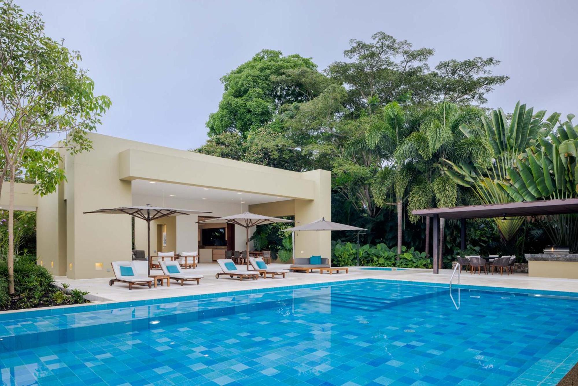 w* Amazing 4BR Villa at Mesa de Yeguas