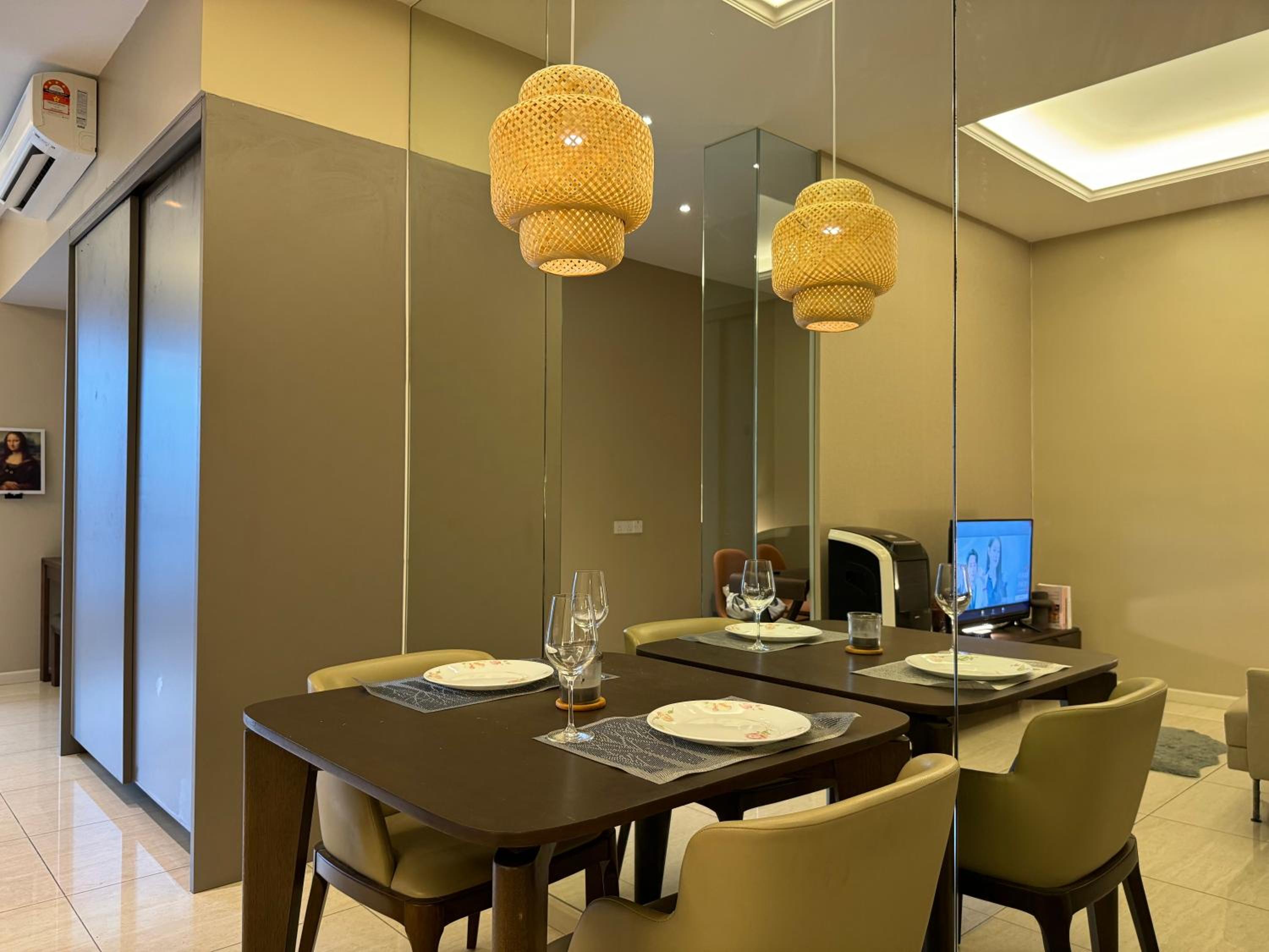 Dorsett Residence Sri Hartamas by Chengal with Bathtub, Rooftop Pool, KL City Centre, Round the Clock Security, Netflix, Youtube, Free Parking