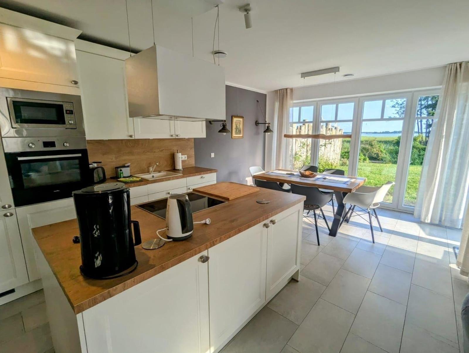 Ferienhaus mit Boddenblick und Sauna