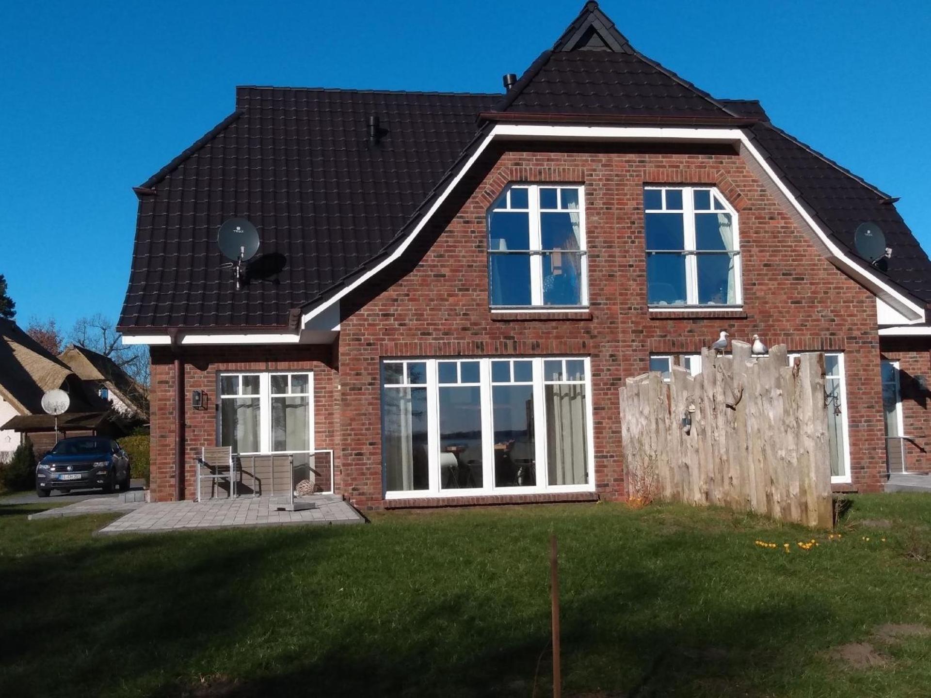 Ferienhaus mit Boddenblick und Sauna