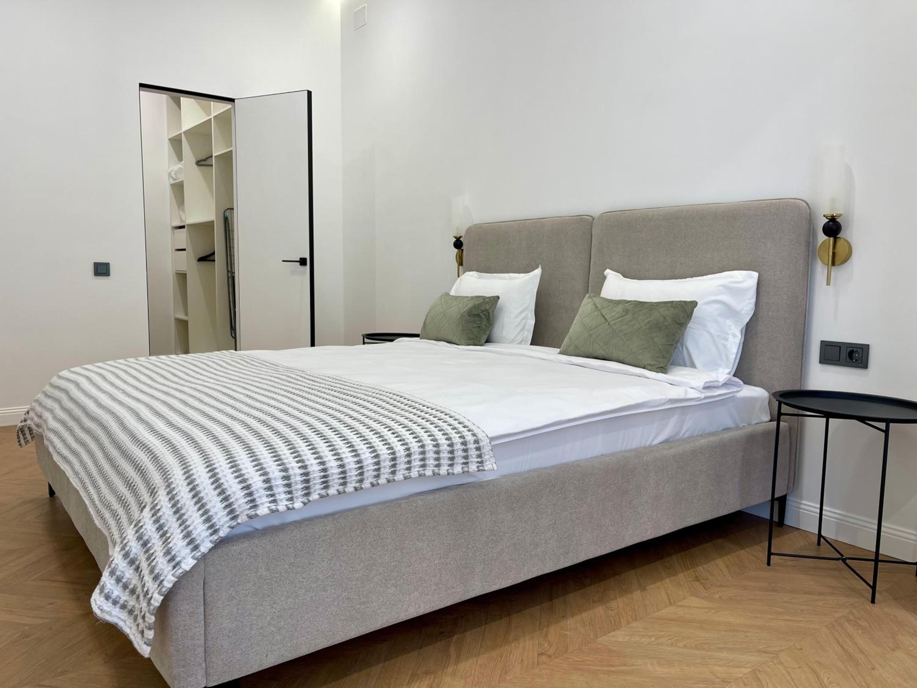 New Comfortable Apartment next to Mega Center shopping mall