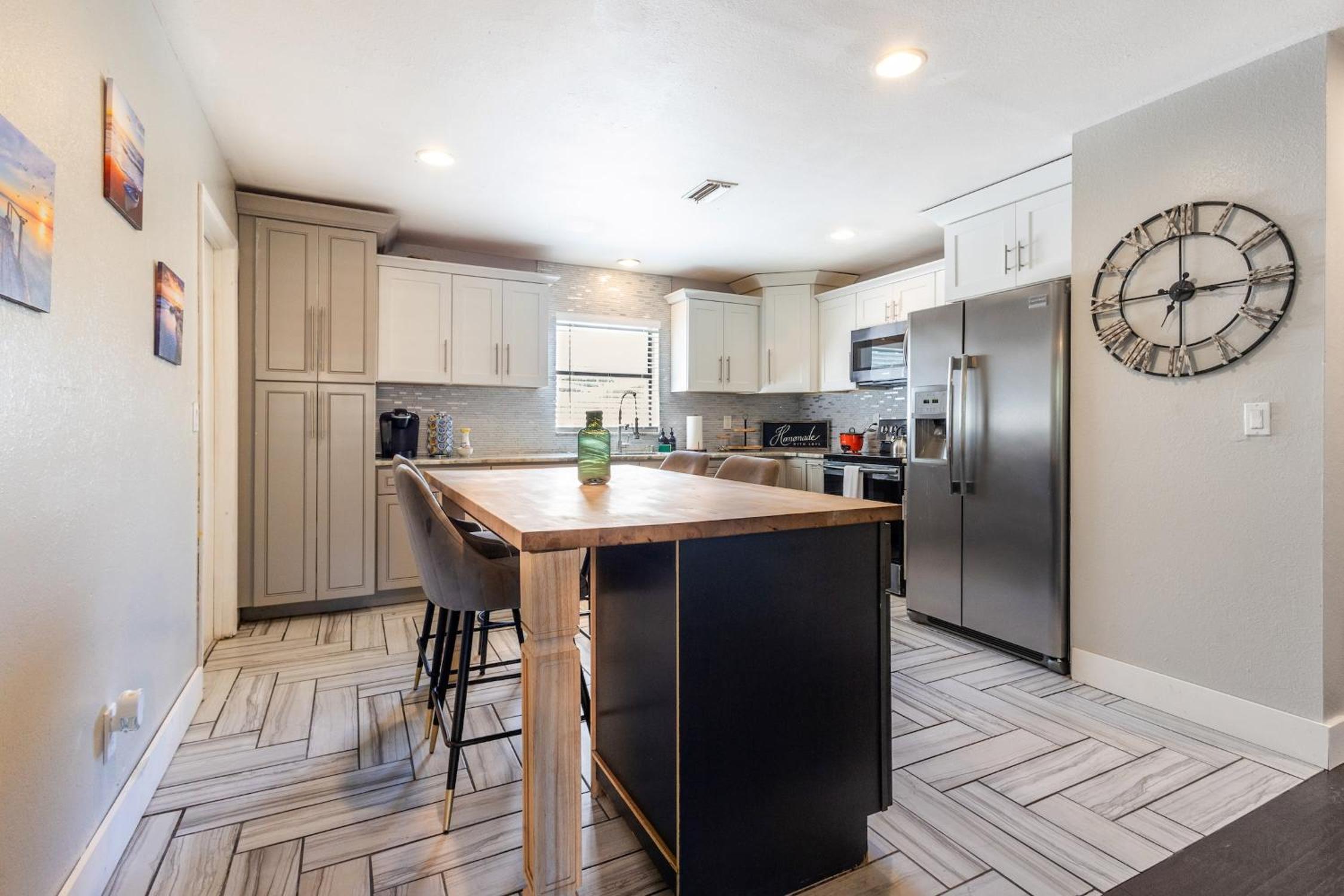 Spacious 3-BR Home with Patio, Firepit & BBQ! view 2