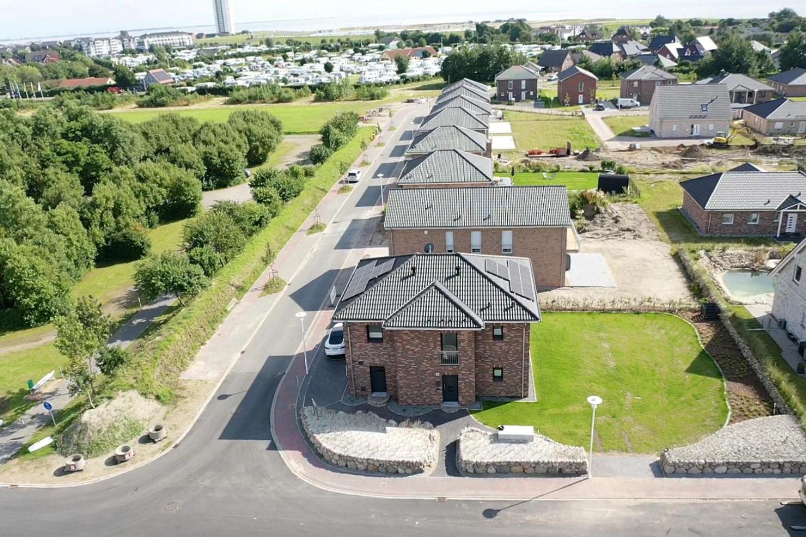 Haus Viking mit 2 Ferienwohnungen Bjorn 4 Pers und Floki 6 Pers mit Düne und Garten