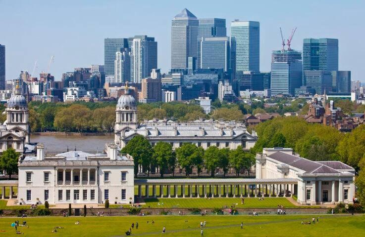 Oriental, 2 Double Bedroom Flat, Royal Greenwich, SE London