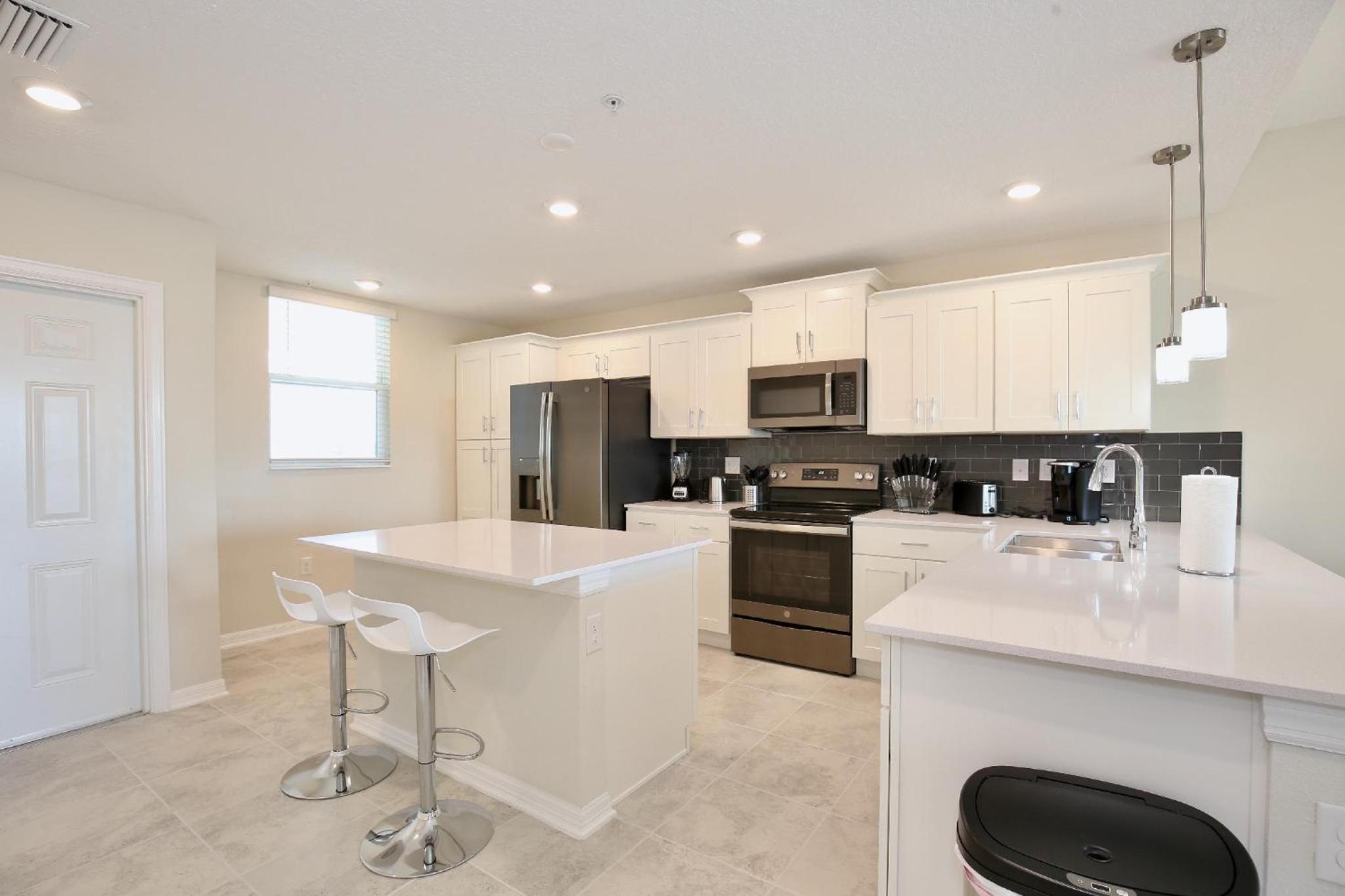 High End Apartment In Storey Lake Resort With Great Amenities 10 Miles To Disney!