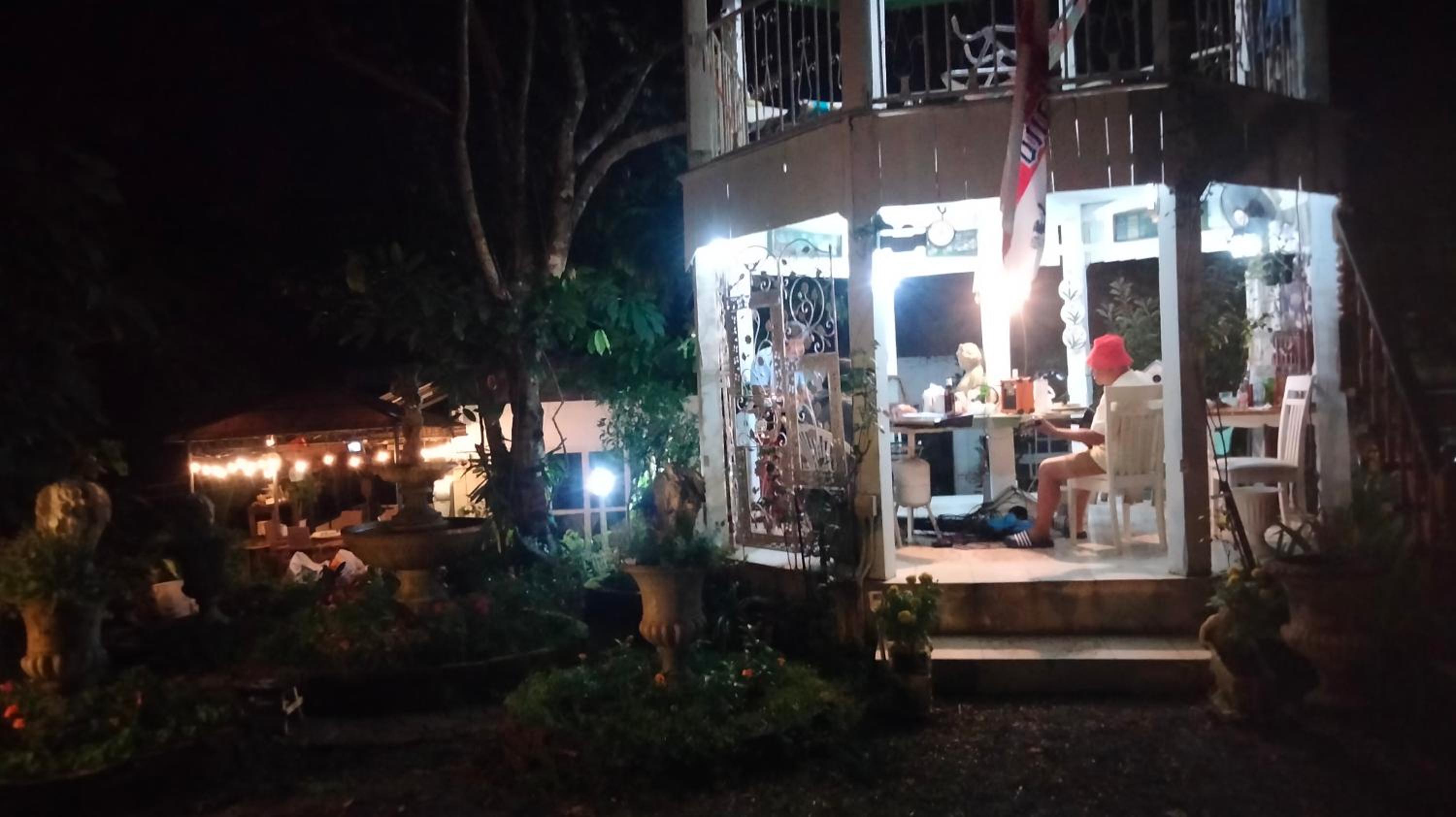 Balmy Hideout Cafe & Homestay