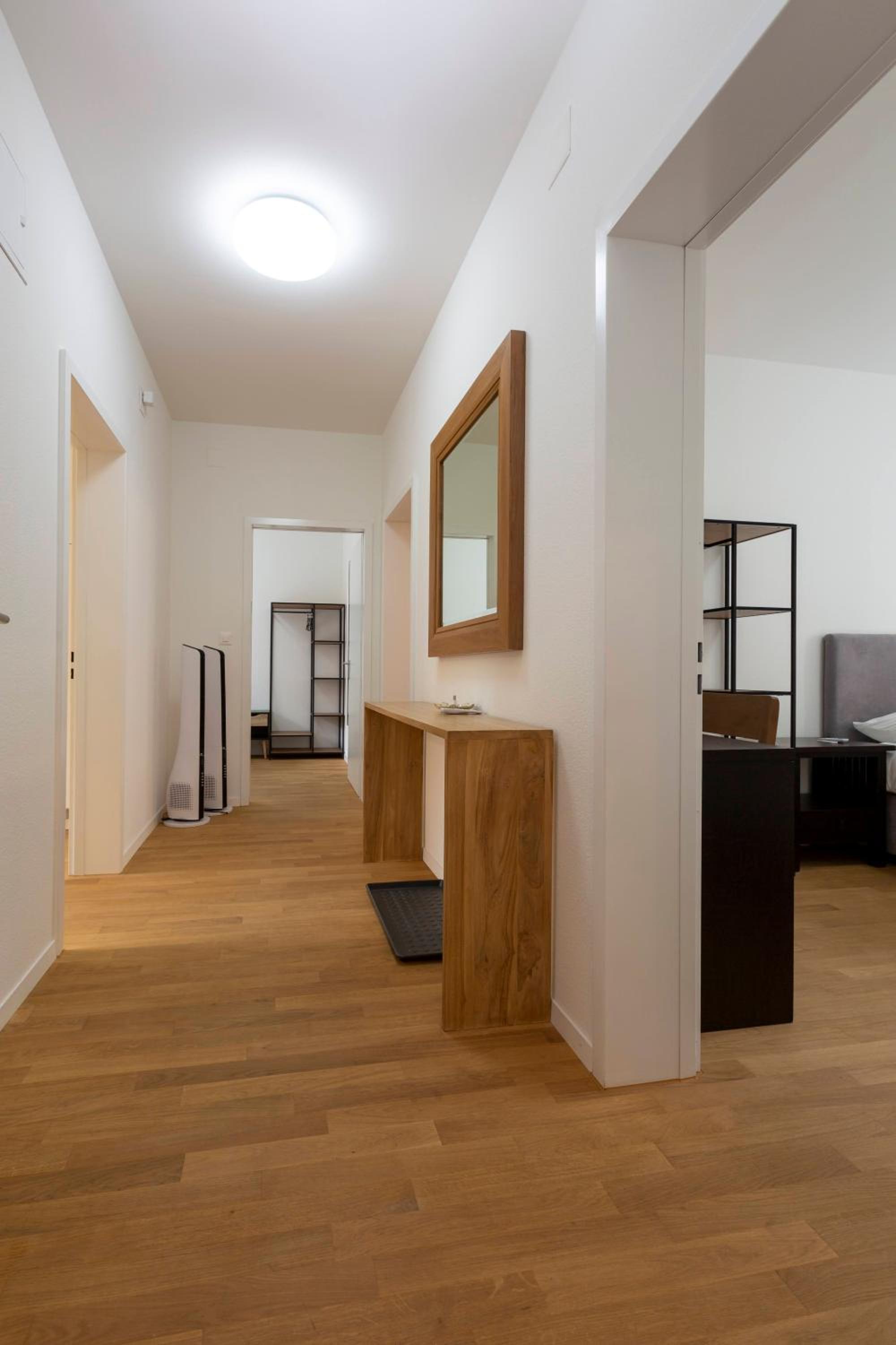 KAYA Zurich Apartment 1B - Deluxe 2BR Downtown Apt