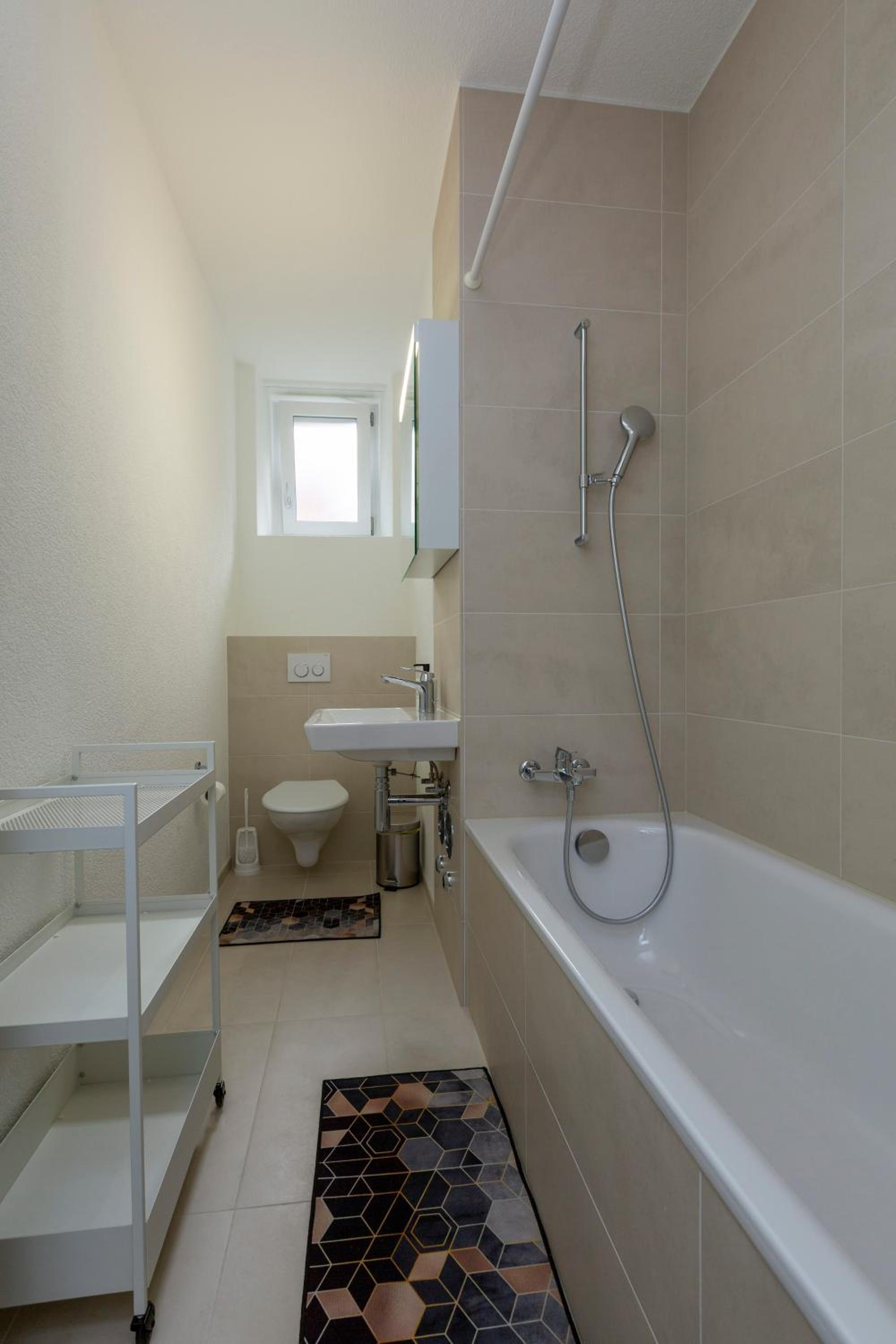 KAYA Zurich Apartment 1B - Deluxe 2BR Downtown Apt