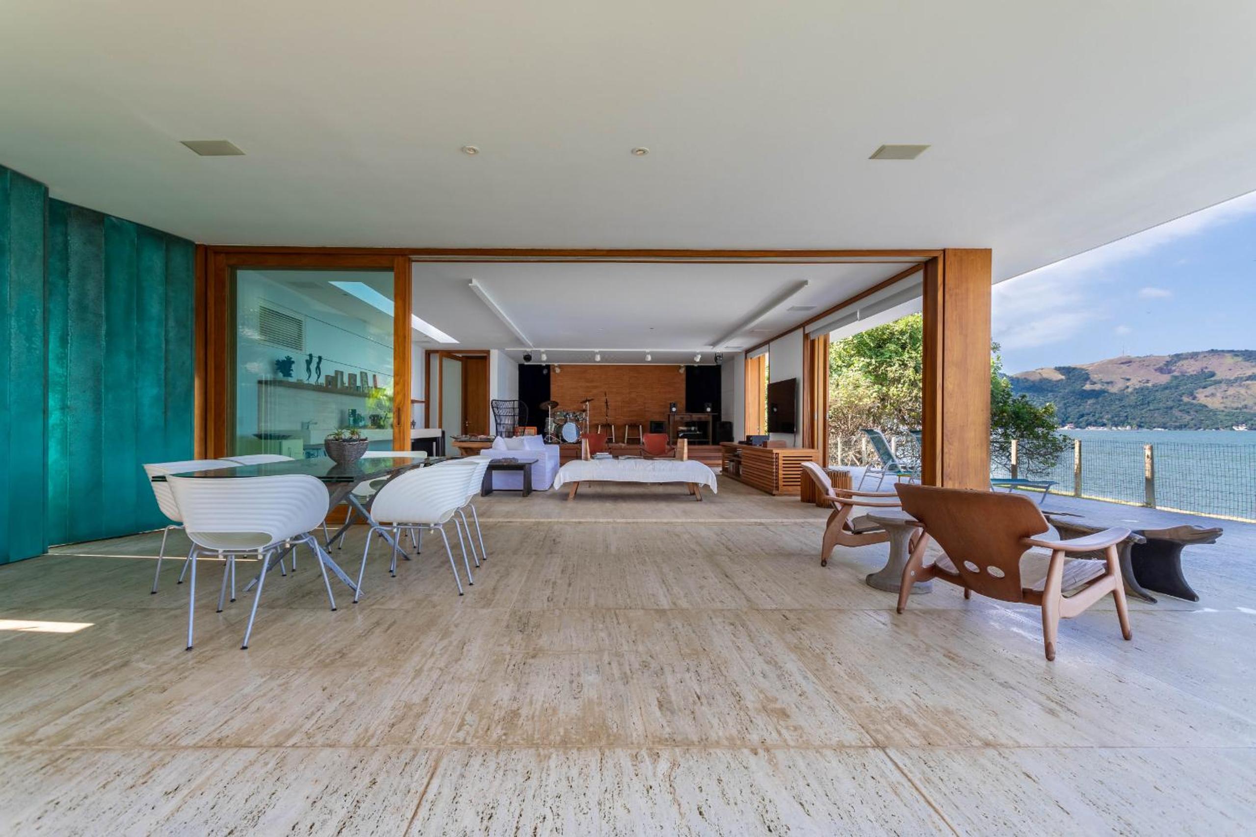 Casa com praia particular em Mangaratiba - Mangaratiba