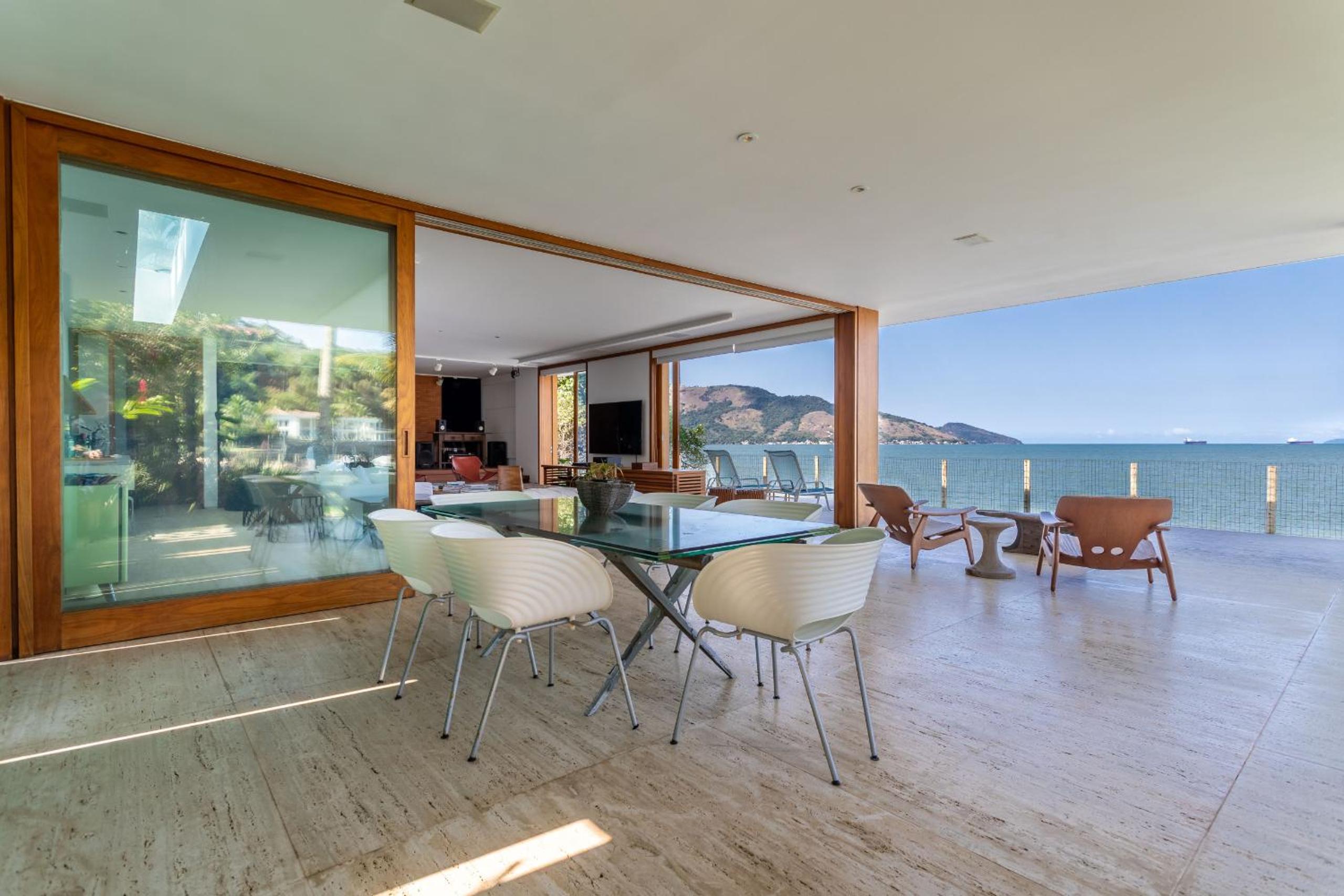 Casa com praia particular em Mangaratiba - Mangaratiba