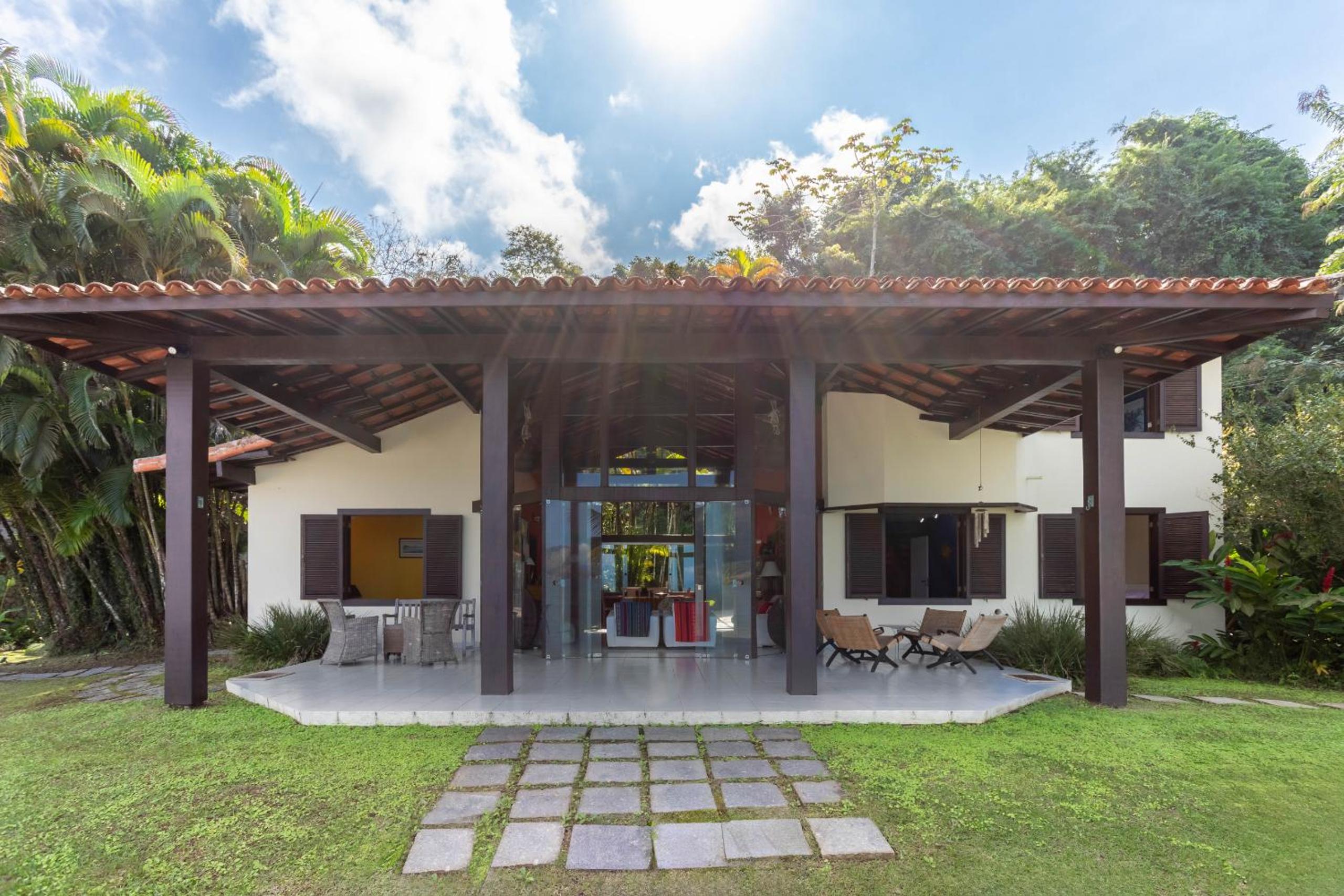 Casa com praia particular em Mangaratiba - Mangaratiba