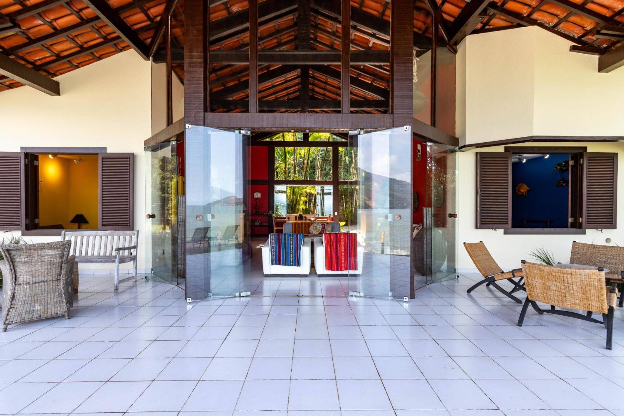 Casa com praia particular em Mangaratiba - Mangaratiba